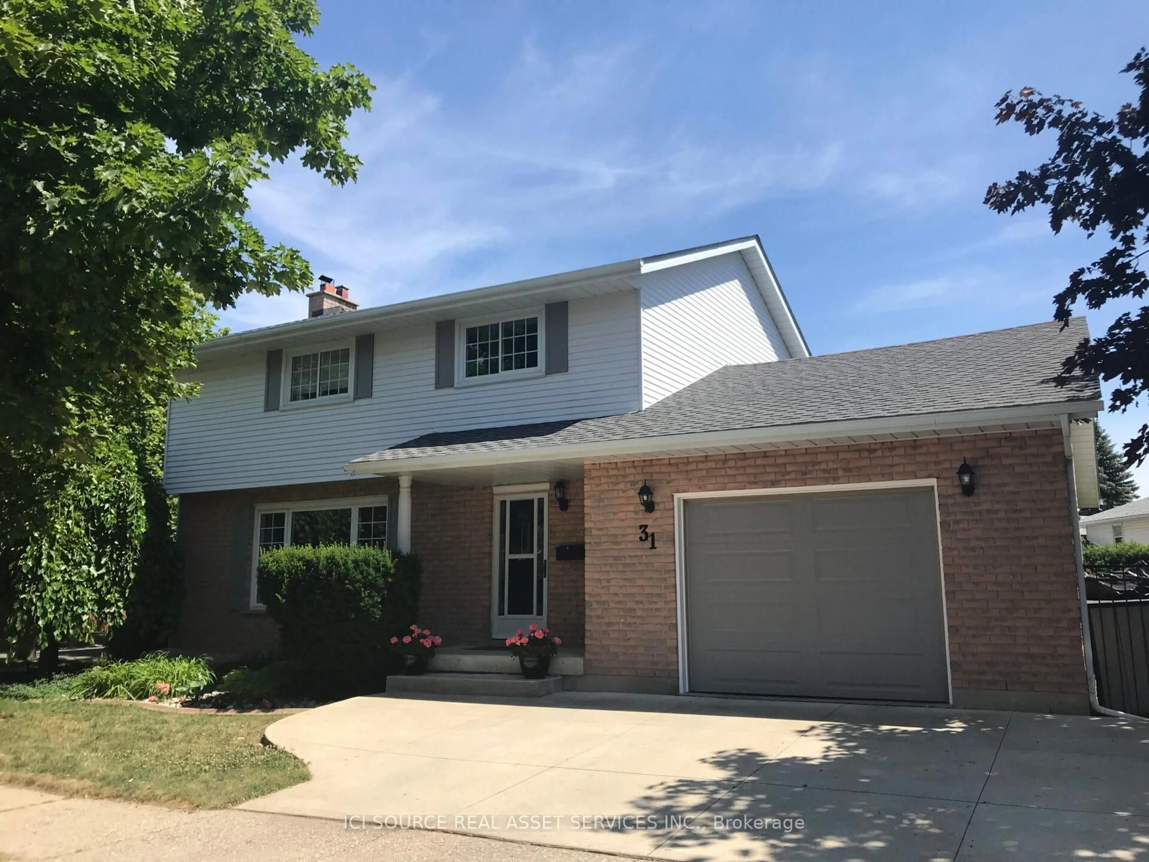 Home with vinyl exterior material, street for 31 Blackfriar Lane, Brantford Ontario N3R 7M2