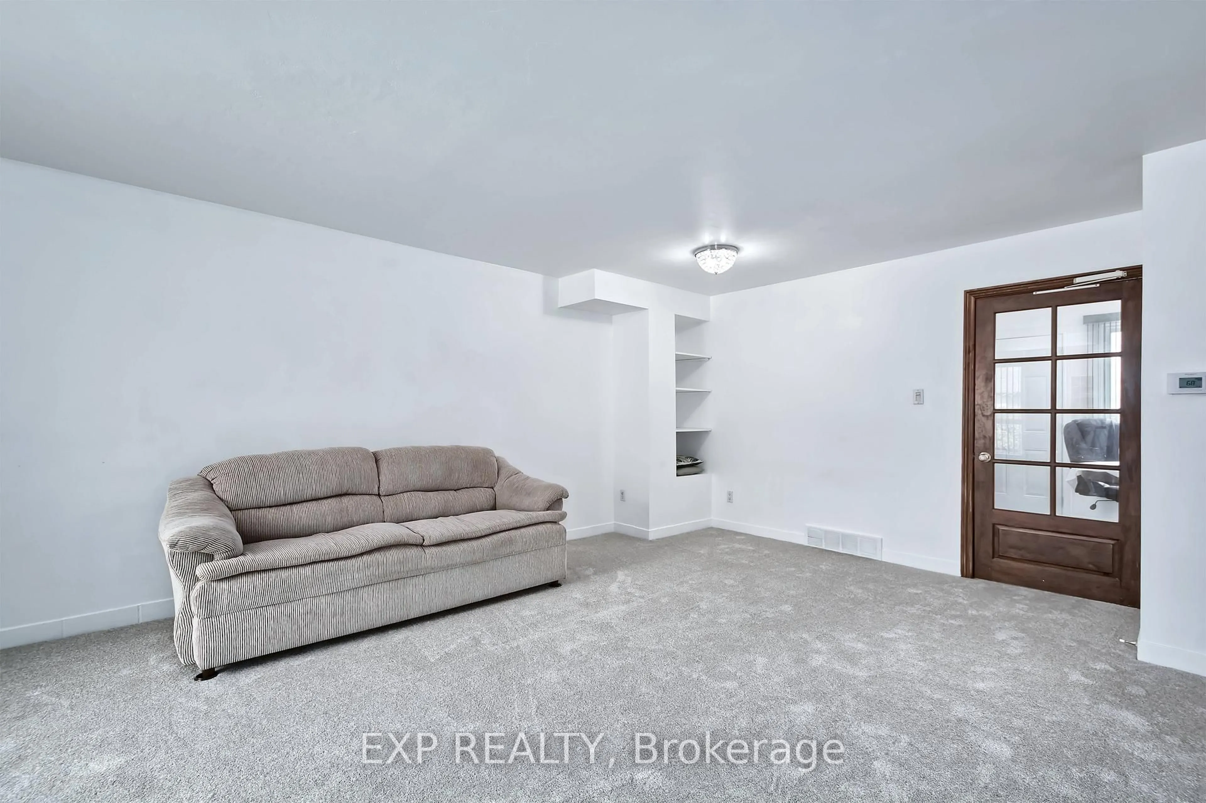 A pic of a room for 1430 Jalna Blvd #38, London South Ontario N6E 3C1