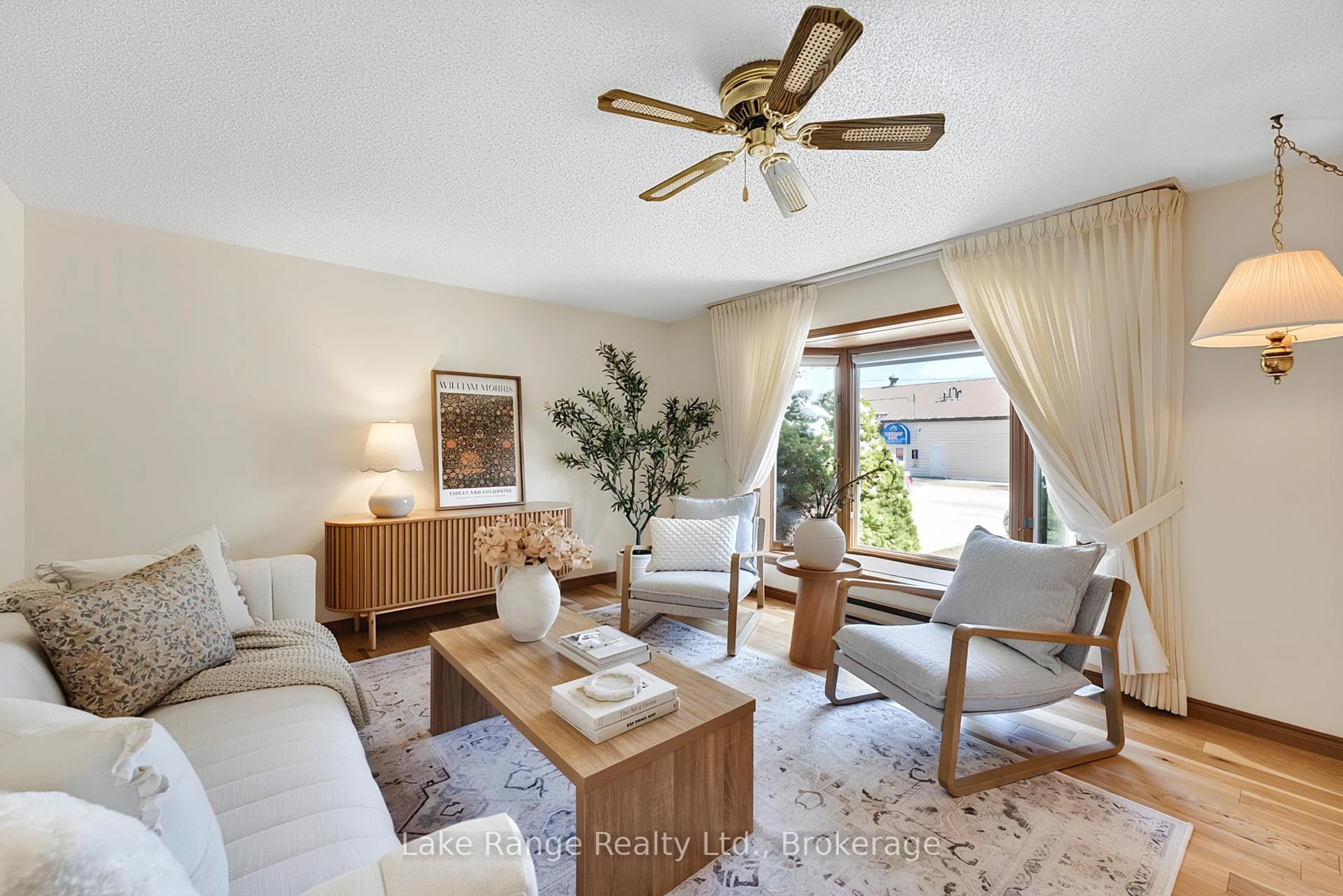 Living room with furniture, unknown for 486 Havelock St, Huron-Kinloss Ontario N0G 2H0