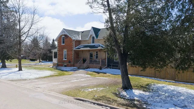 263 King St, North Huron 5
