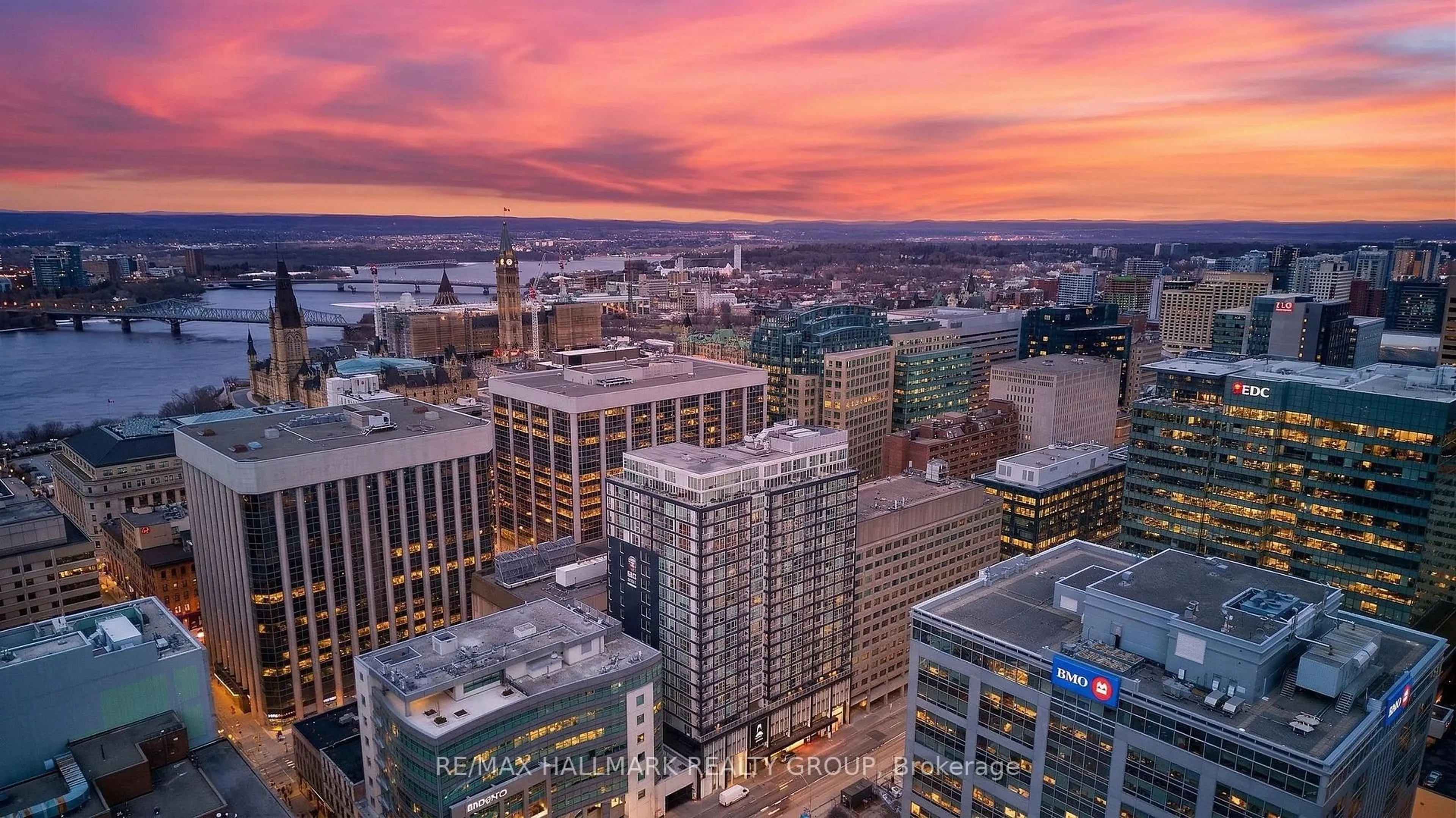 A pic from outside/outdoor area/front of a property/back of a property/a pic from drone, city buildings view from balcony for 199 Slater St #1806, Ottawa Ontario K1P 0C8