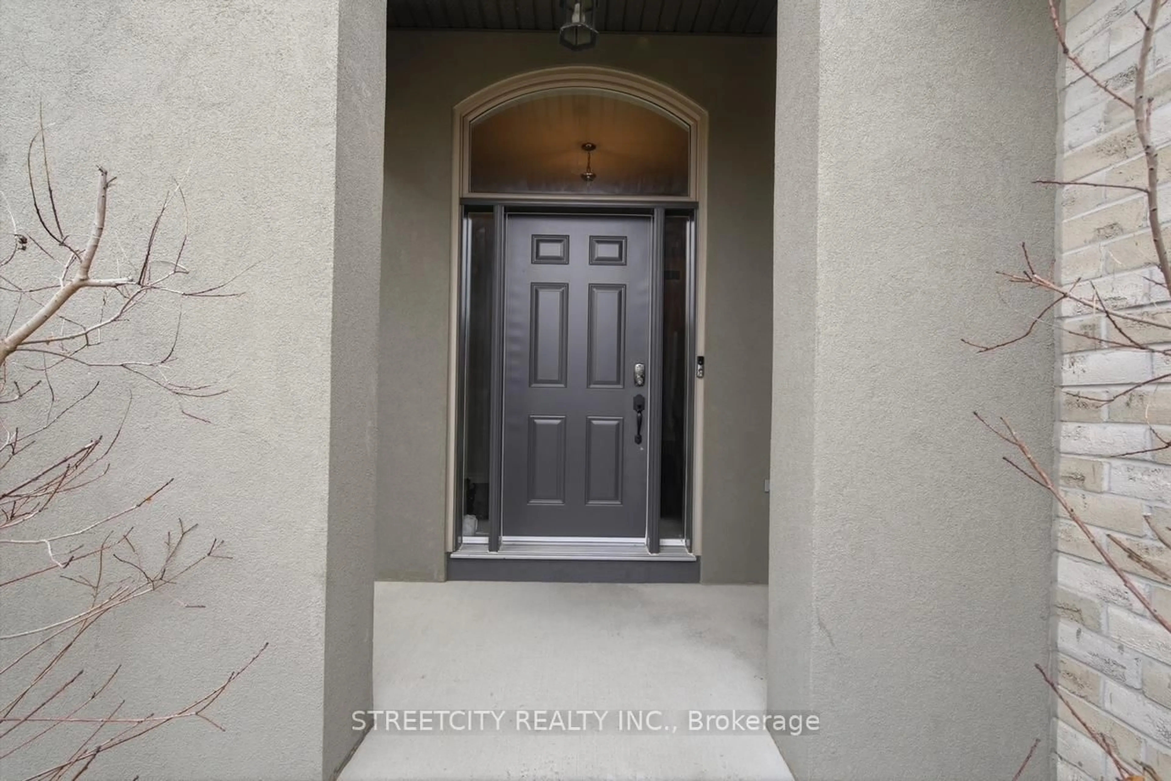 Indoor entryway for 2138 North Routledge Park, London North Ontario N6G 0A8