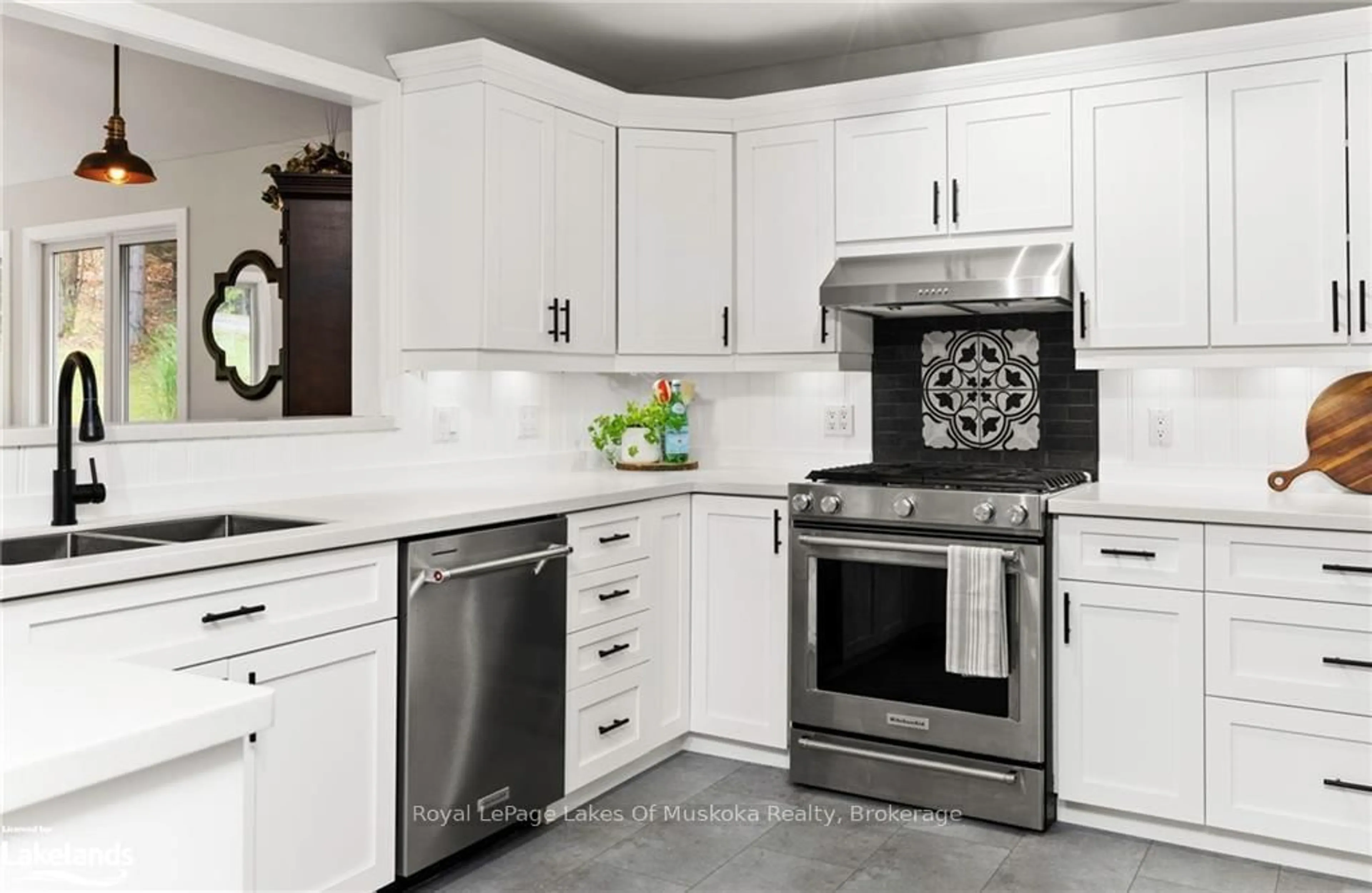 Contemporary kitchen, ceramic/tile floor for 1105 ROSSEAU LAKE ROAD 1, Muskoka Lakes Ontario P0B 1M0