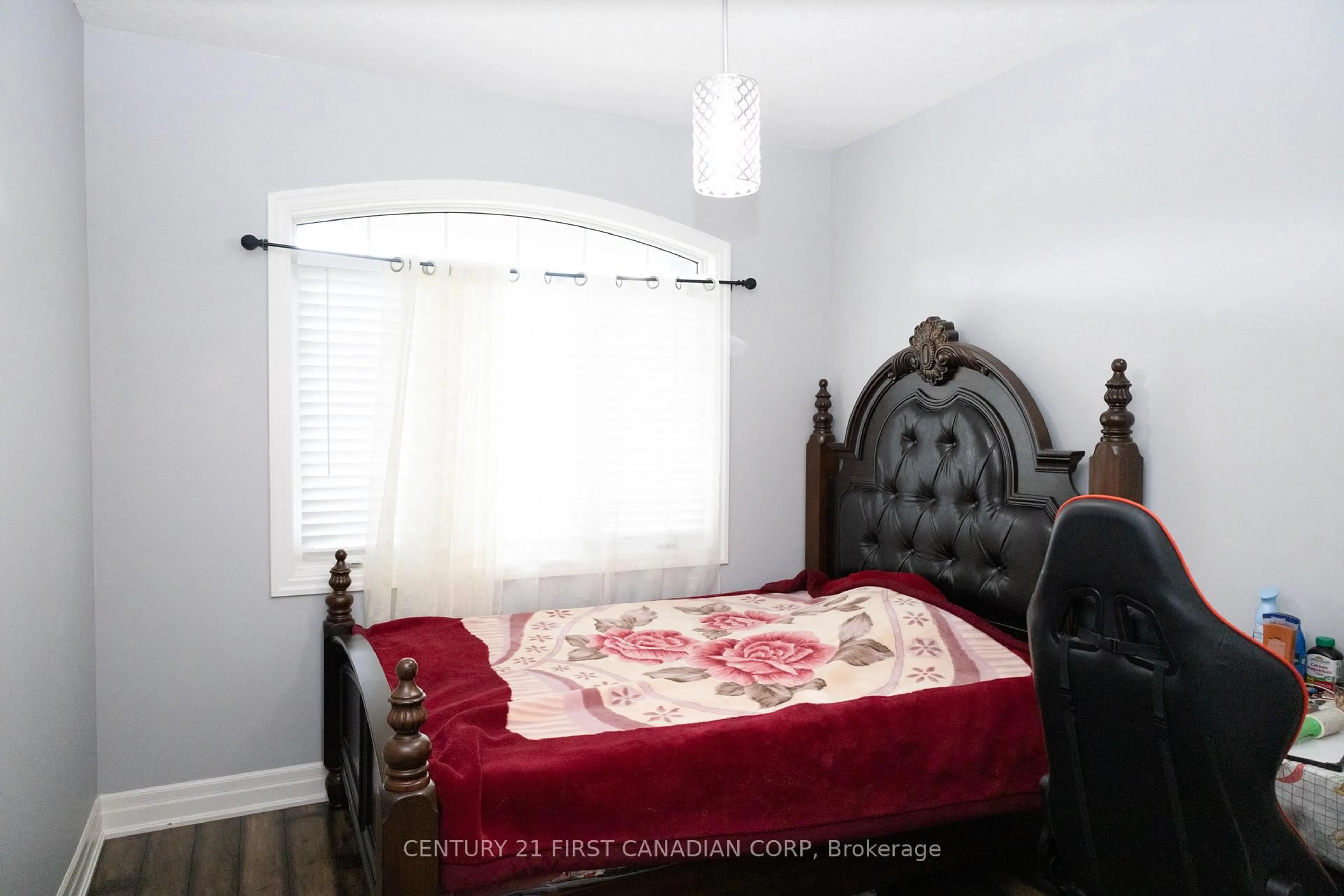 Bedroom with bed, unknown for 29 Hedges Crt, St. Thomas Ontario N5R 6G4