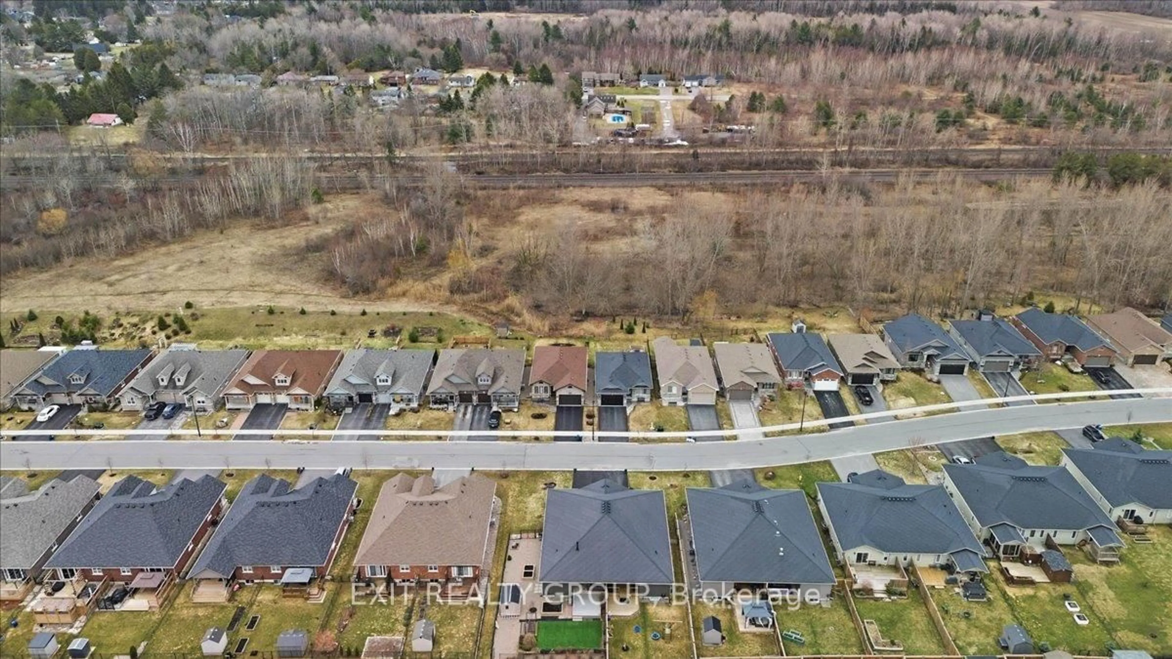 A pic from outside/outdoor area/front of a property/back of a property/a pic from drone, street for 61 Royal Gala Dr, Brighton Ontario K0K 1H0