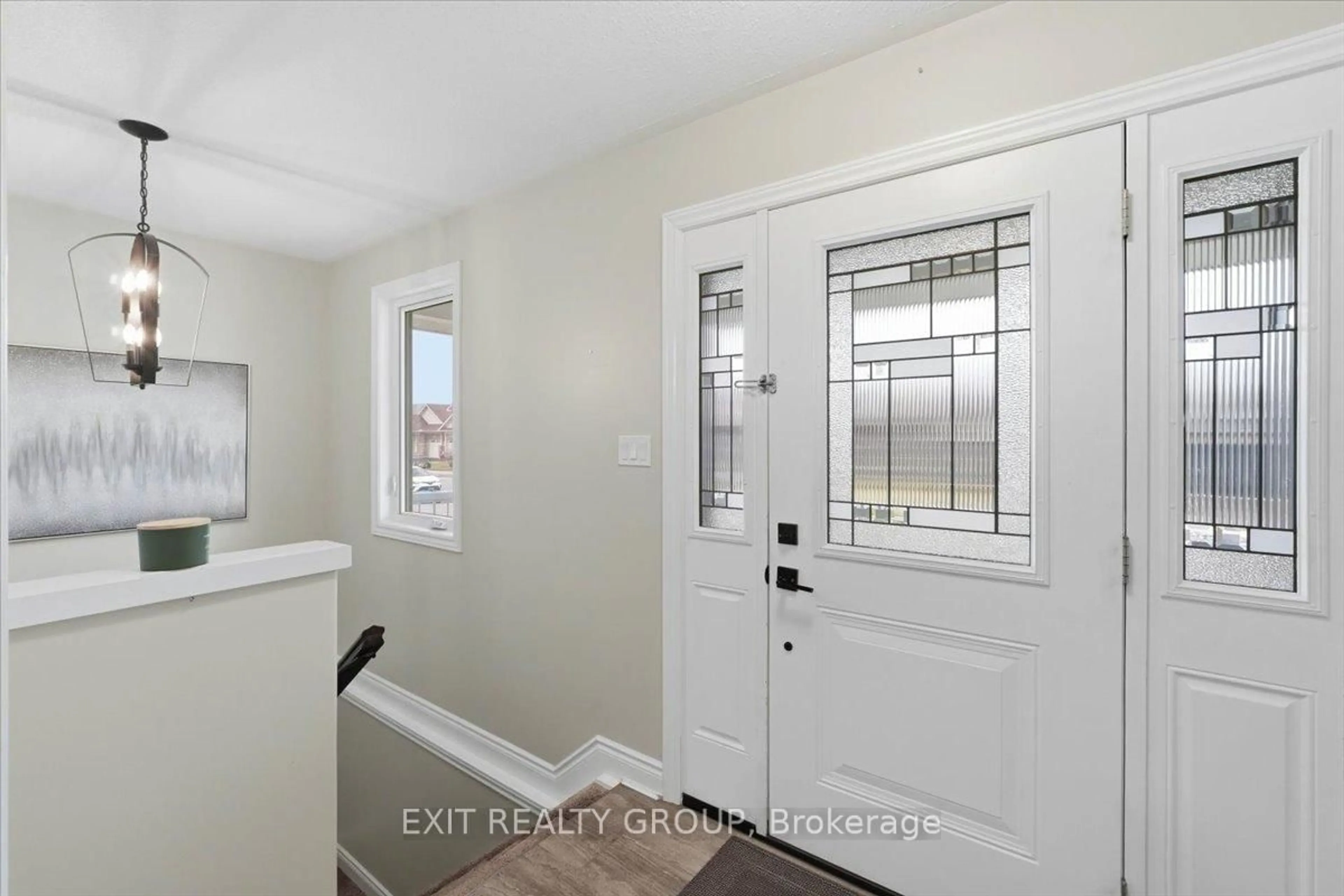 Indoor entryway for 61 Royal Gala Dr, Brighton Ontario K0K 1H0