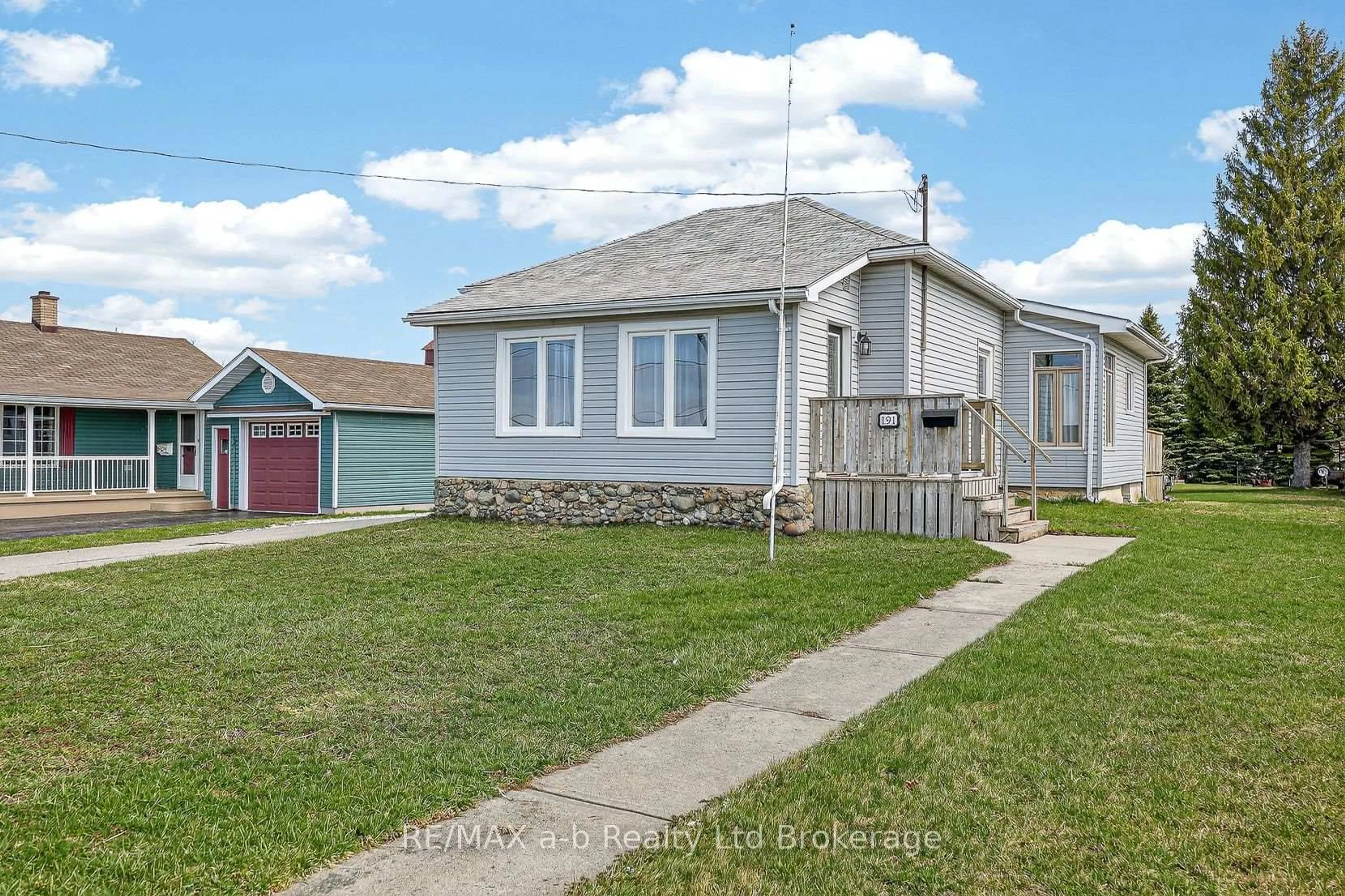 Unknown for 191 Whiting St, Ingersoll Ontario N5C 3B6