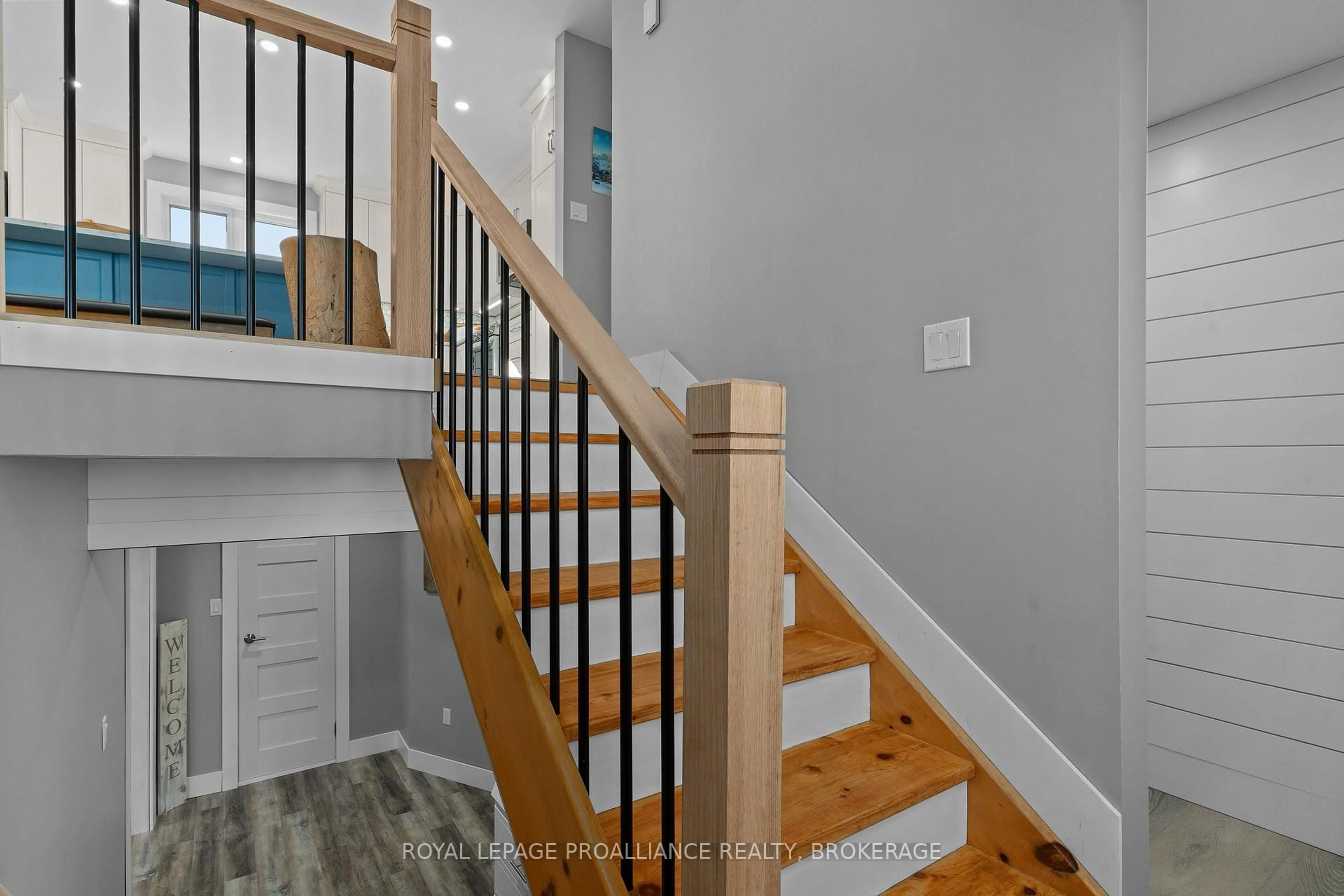 Stairs for 1376 Eden Grove Rd, Leeds and the Thousand Islands Ontario K0E 1L0