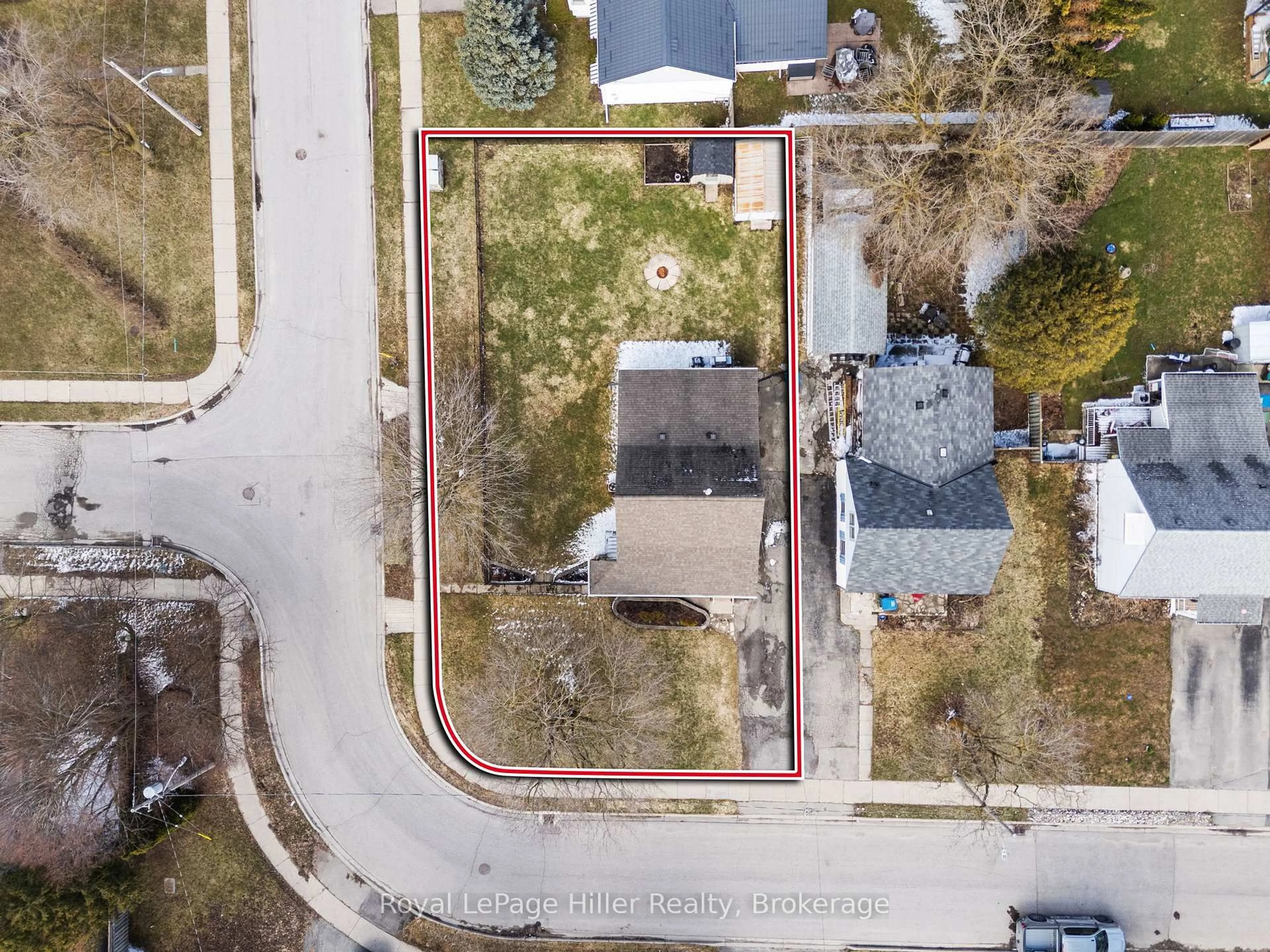 A pic from outside/outdoor area/front of a property/back of a property/a pic from drone, street for 34 Arden Park, Stratford Ontario N5A 3E3