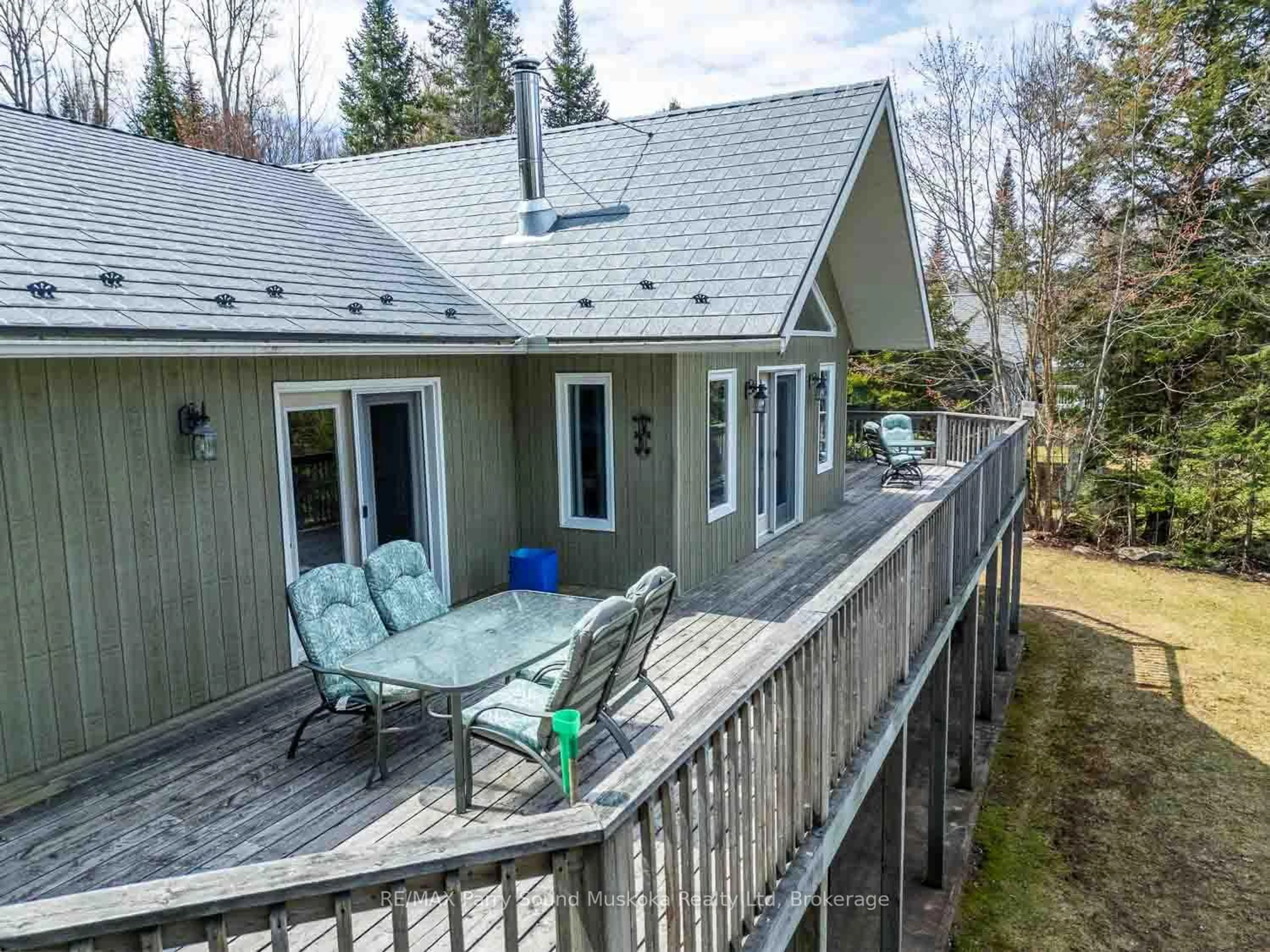 Patio, water/lake/river/ocean view for 1889 South Horn Lake Rd, Magnetawan Ontario P0A 1P0