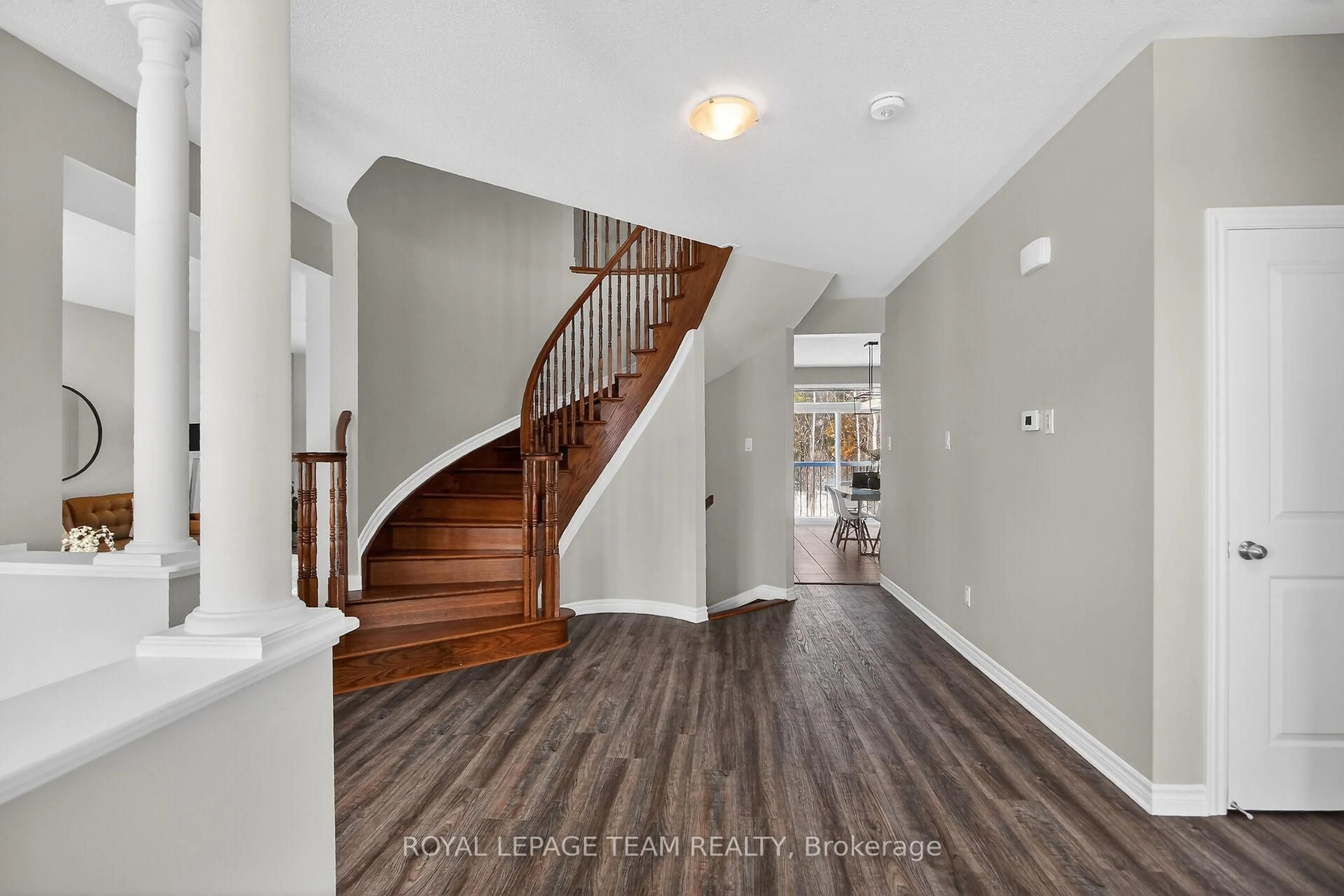 Indoor entryway for 204 Antler Crt, Almonte Ontario K0A 1A0