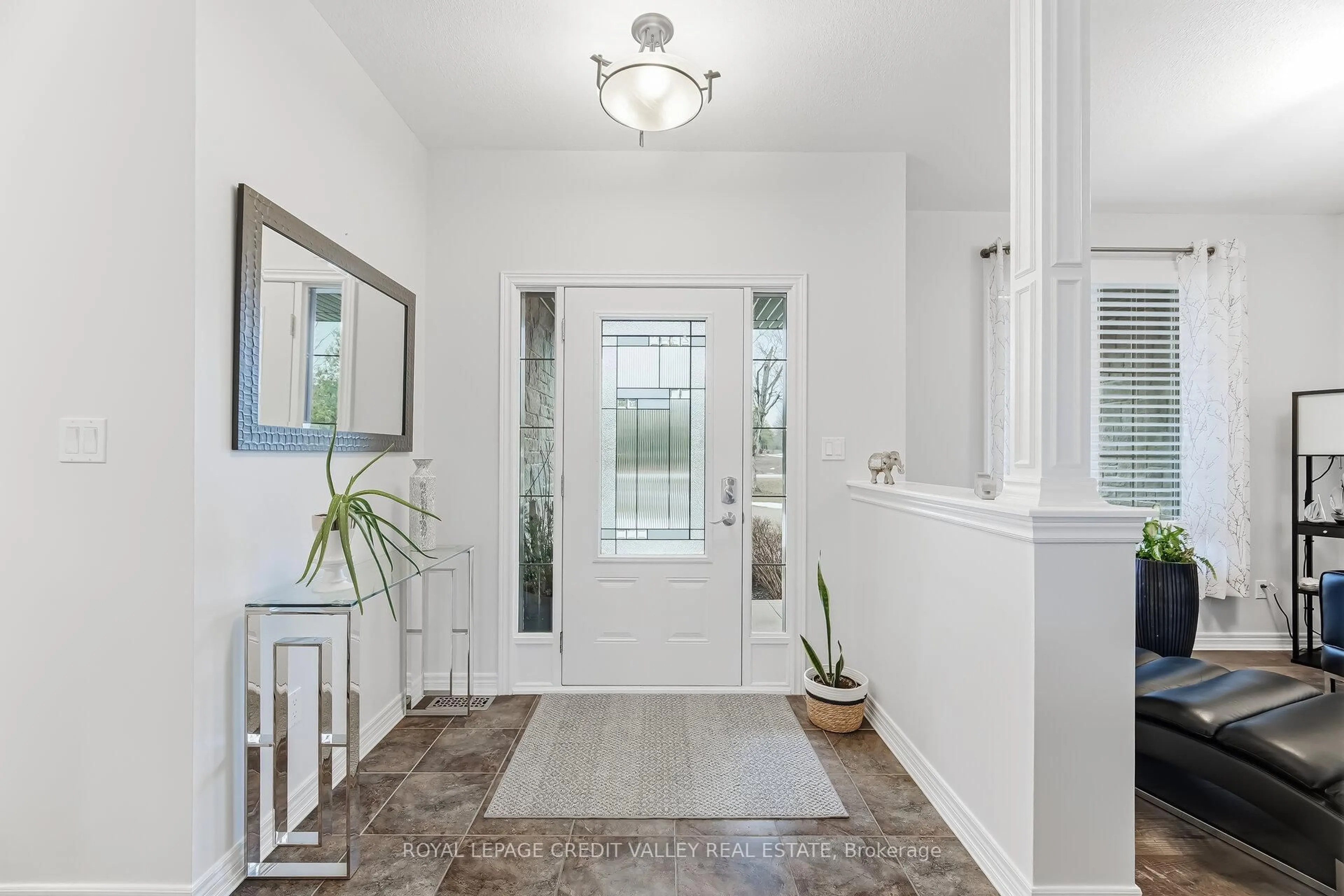 Indoor entryway for 580381 60 Sdrd, Chatsworth Ontario N0H 1C0