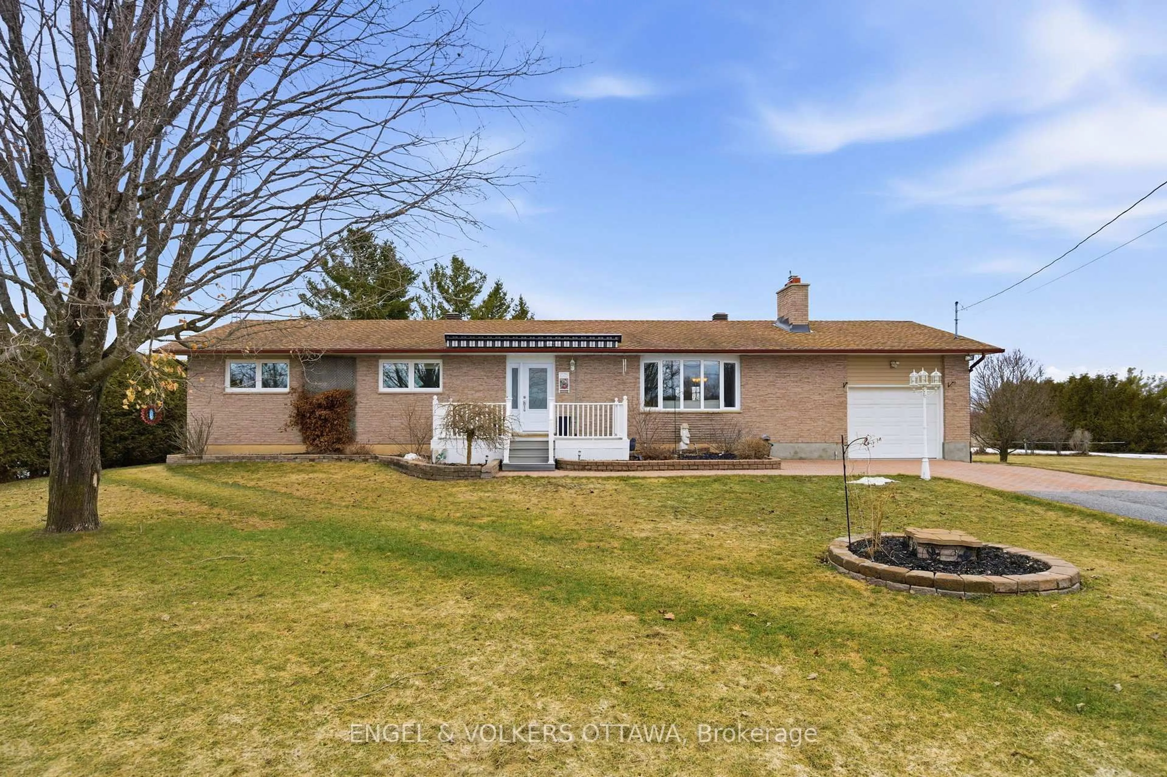 A pic from outside/outdoor area/front of a property/back of a property/a pic from drone, street for 2034 Ramsay Concession 8, Almonte Ontario K0A 1A0