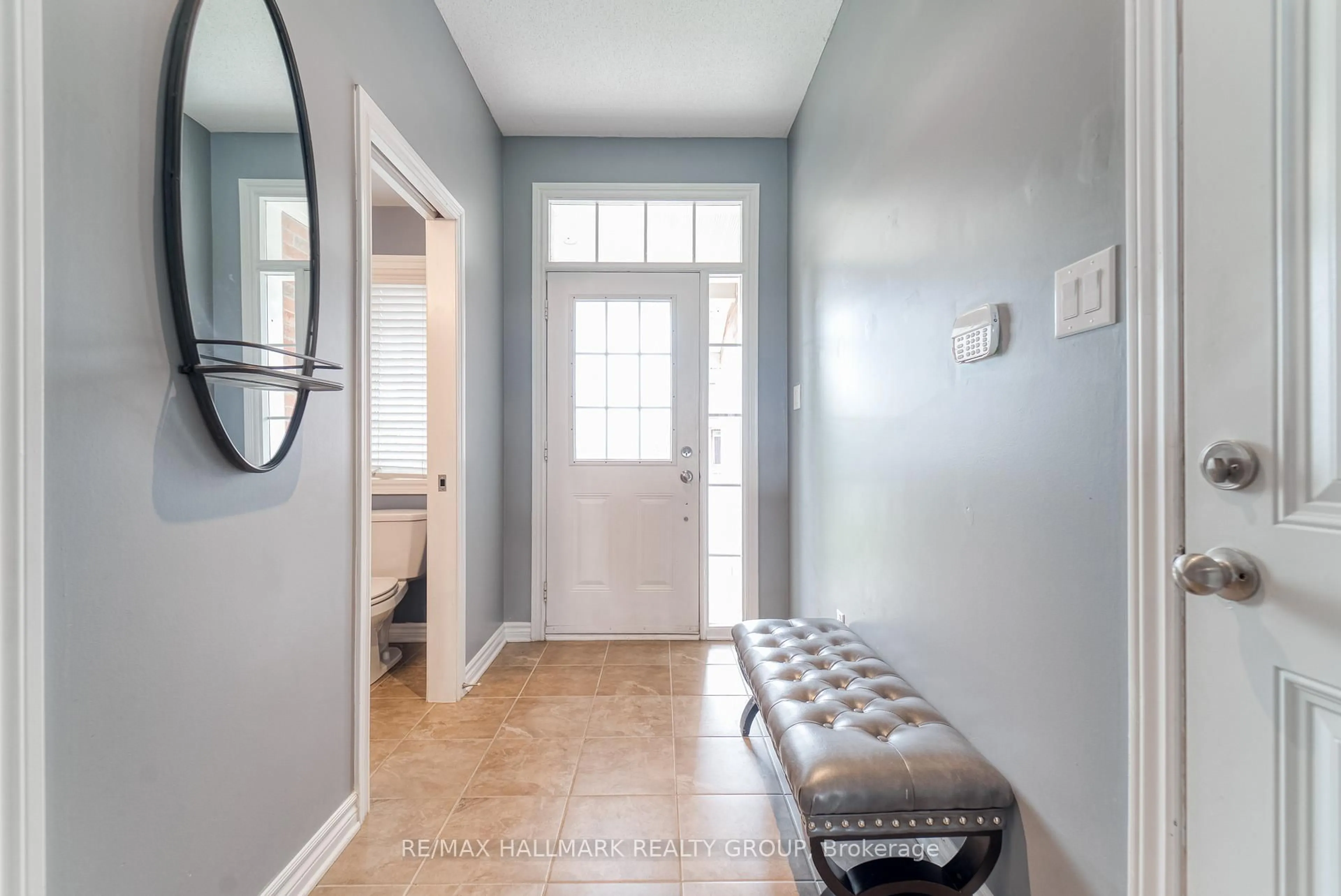 Indoor entryway for 228 Eye Bright Cres, Ottawa Ontario K1V 2K6