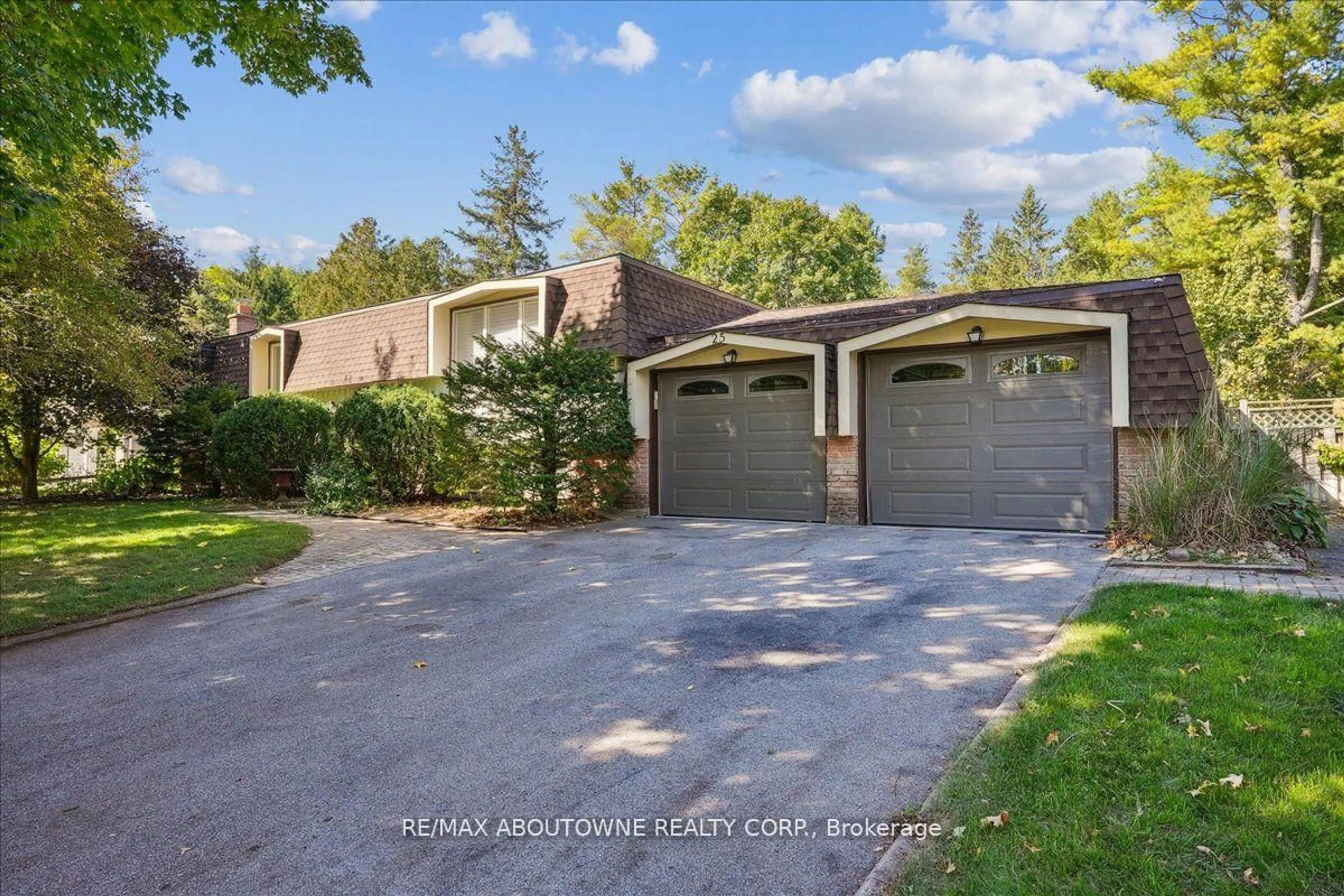 Unknown for 25 Bannisdale Way, Hamilton Ontario L0R 1H2