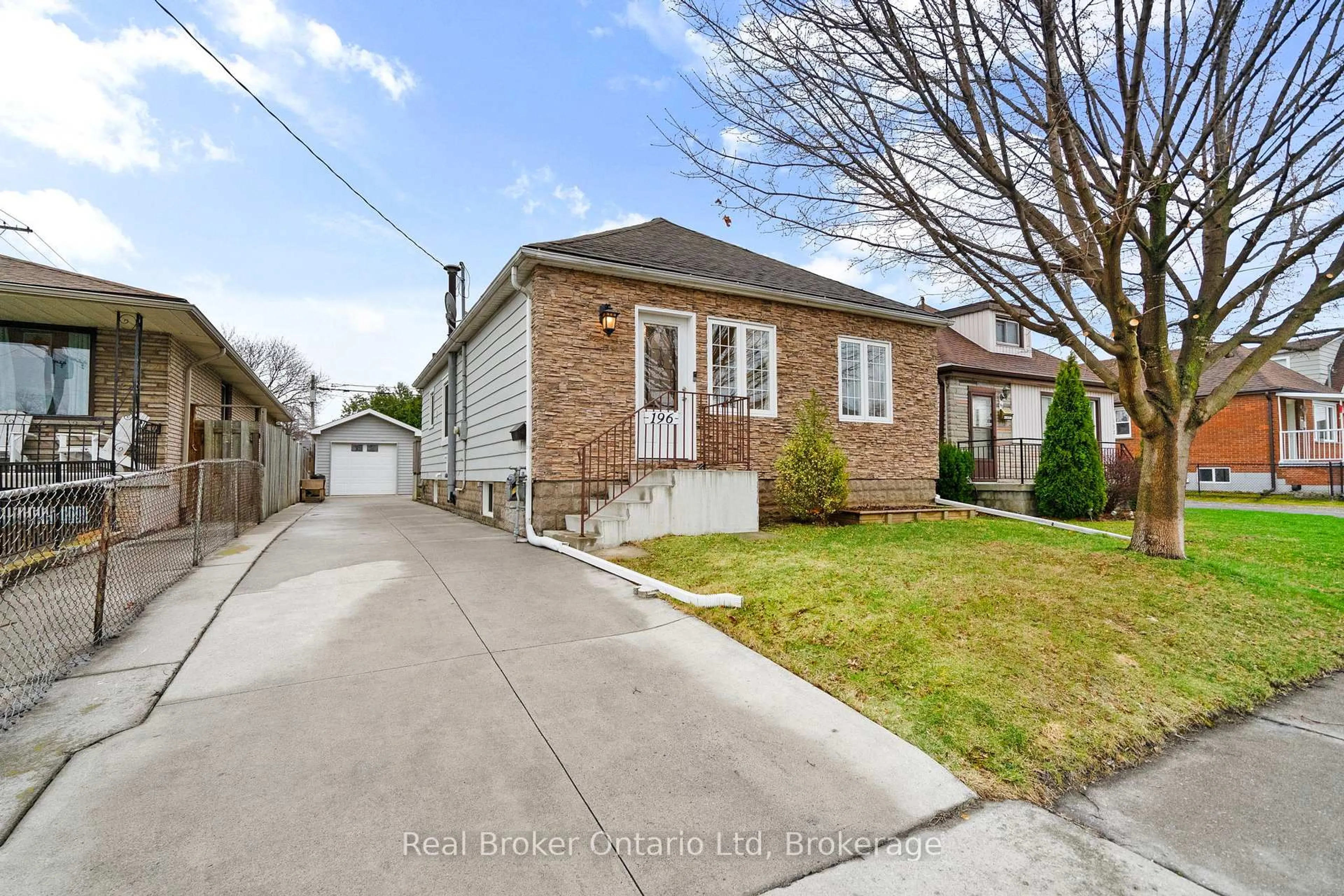 Home with brick exterior material, street for 196 Ivon Ave, Hamilton Ontario L8H 5S8