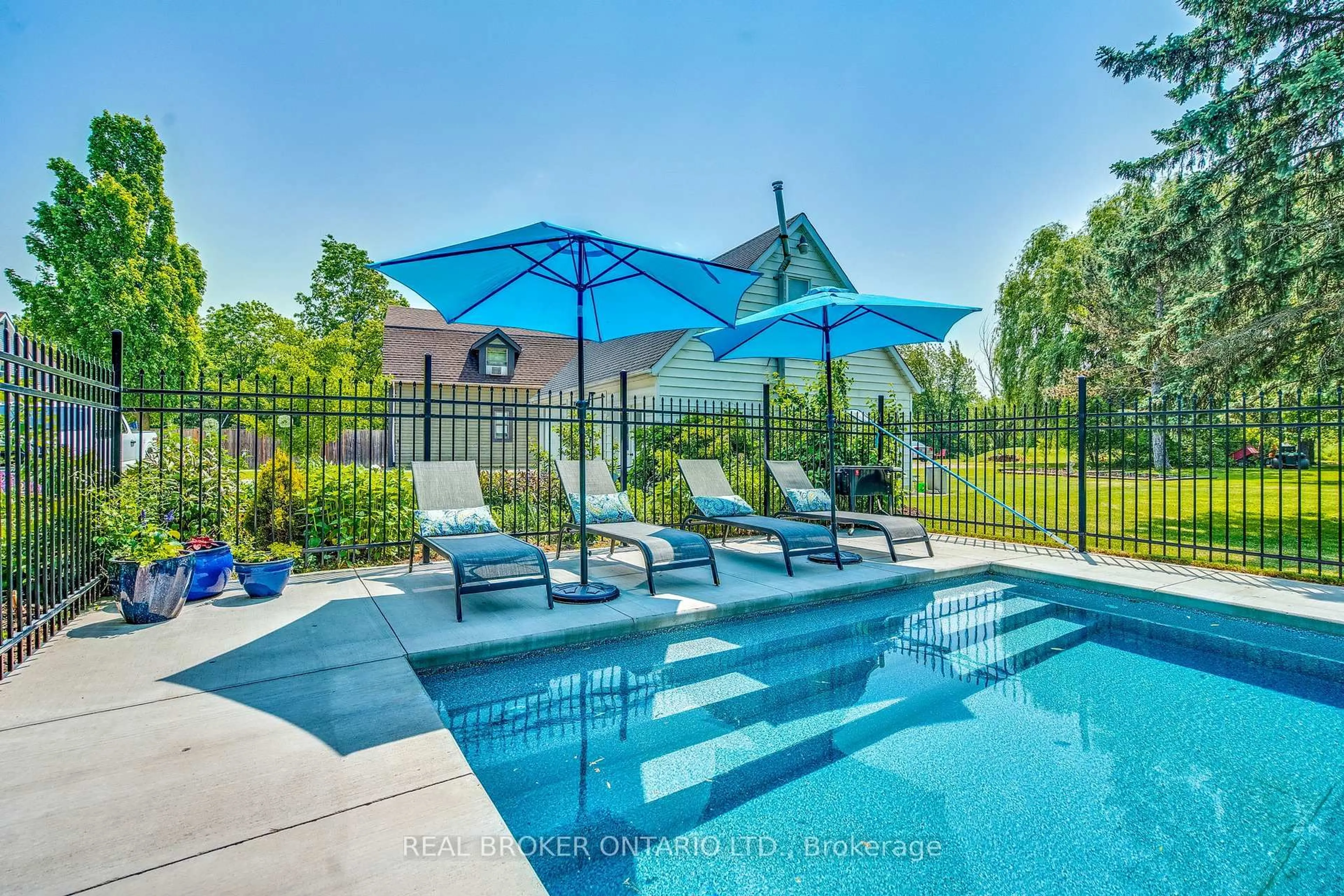 Pool for 519 Queenston Rd, Niagara-on-the-Lake Ontario L0S 1J0