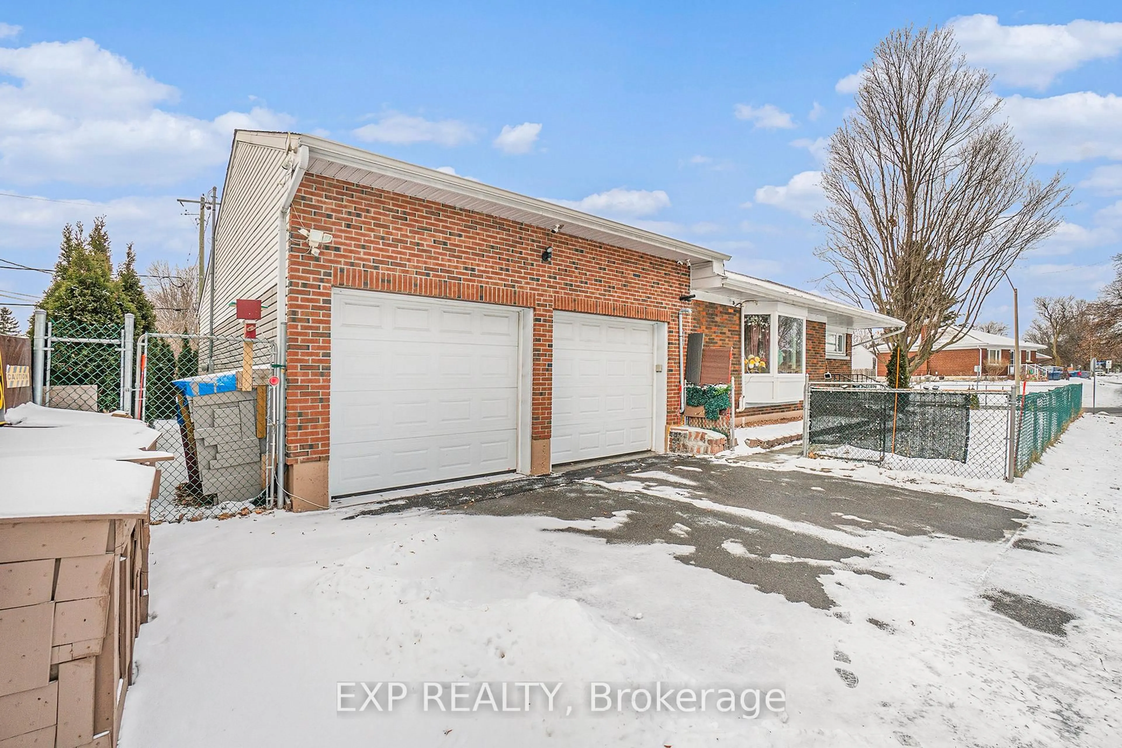 Unknown for 2024 Othello Ave, Ottawa Ontario K1G 2A6