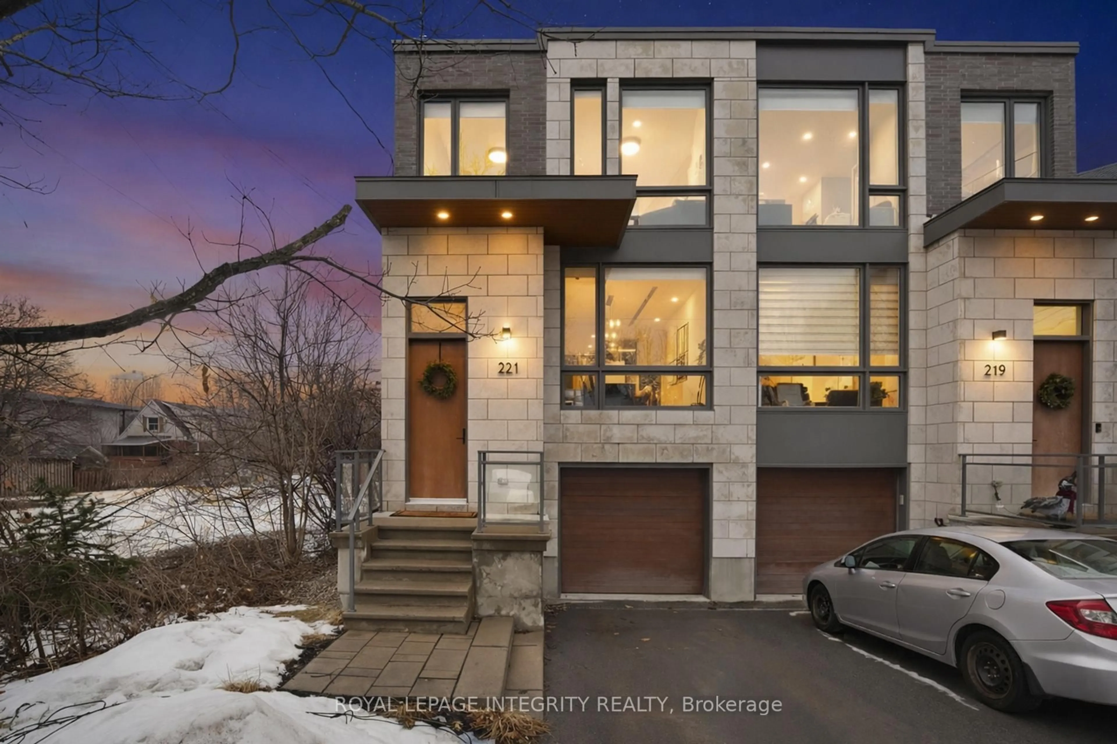 Home with brick exterior material, street for 221 Wesley Ave, Ottawa Ontario K1Z 7A2