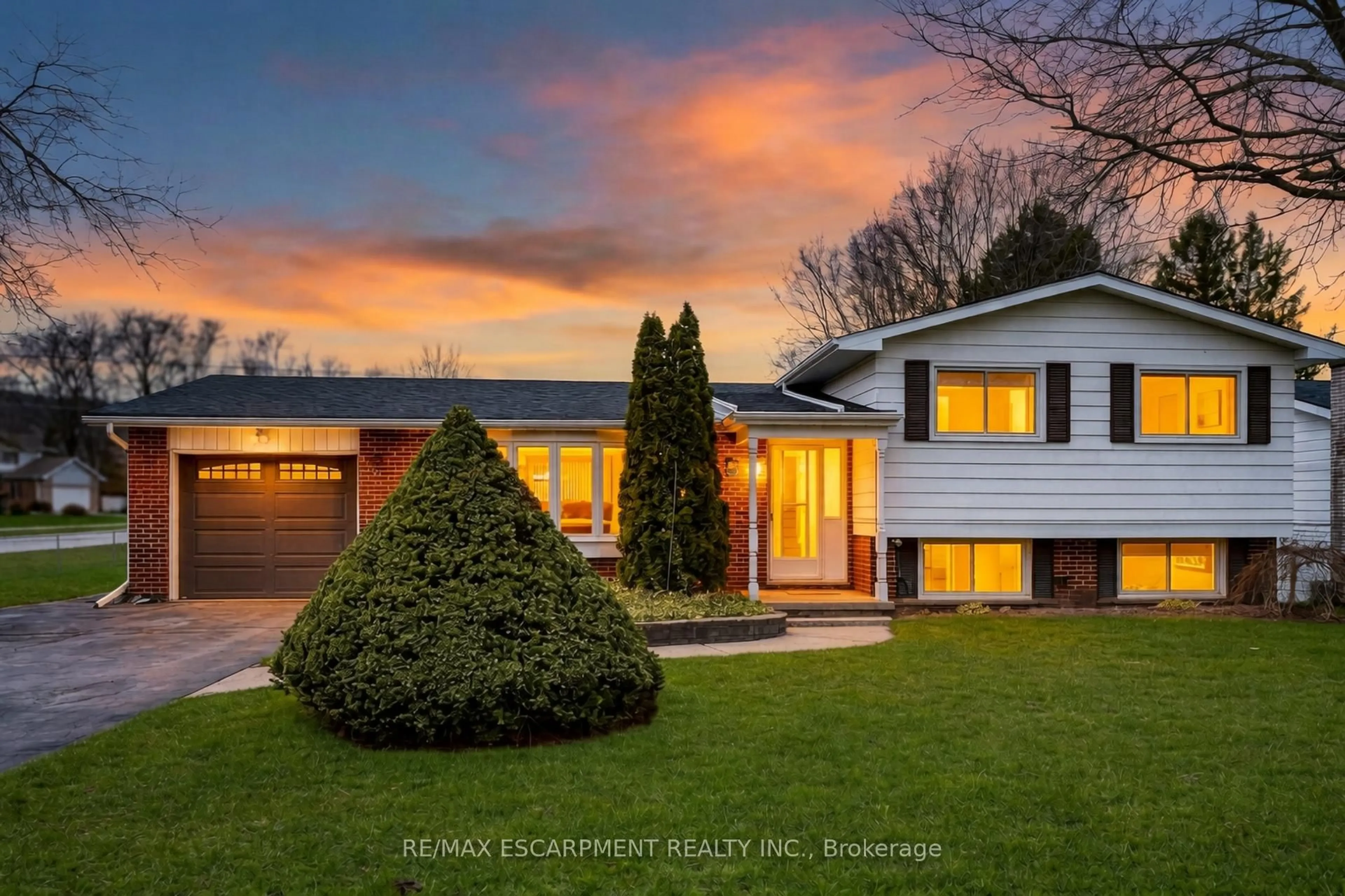 Unknown for 6 Nelles Rd, Grimsby Ontario L3M 2Z2