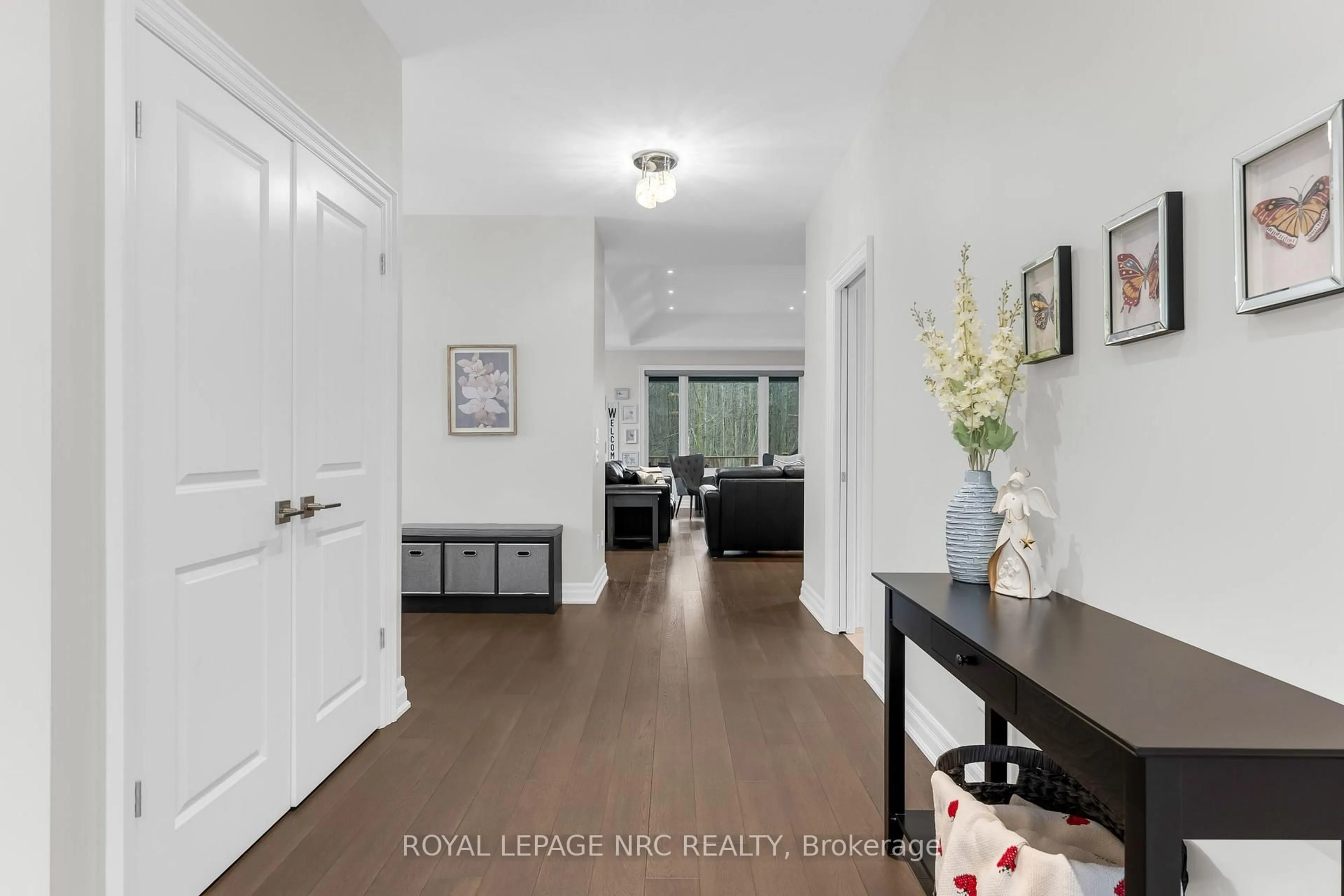 Indoor entryway for 2 Mcfarland St, Thorold Ontario L2V 0J2