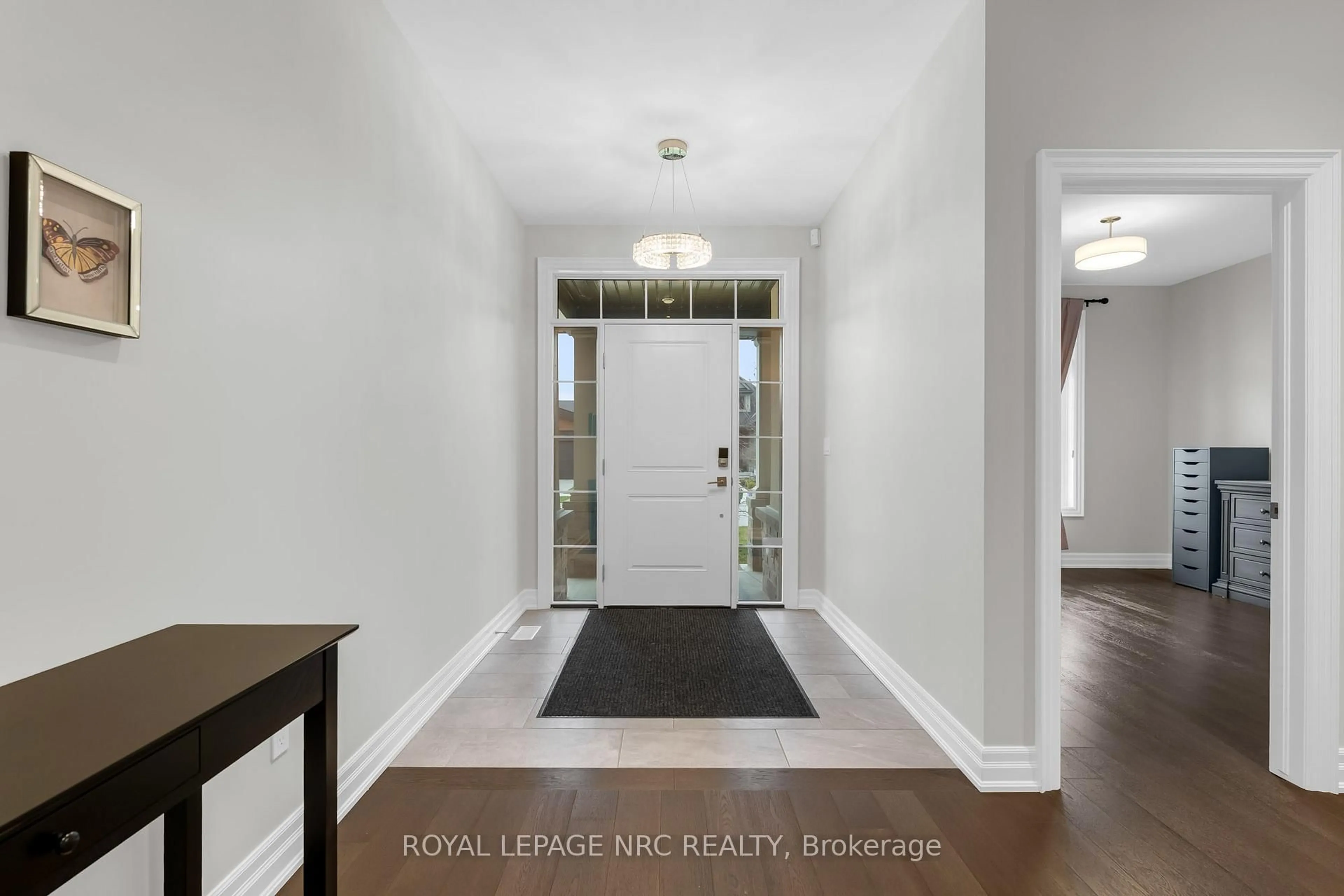 Indoor entryway for 2 Mcfarland St, Thorold Ontario L2V 0J2