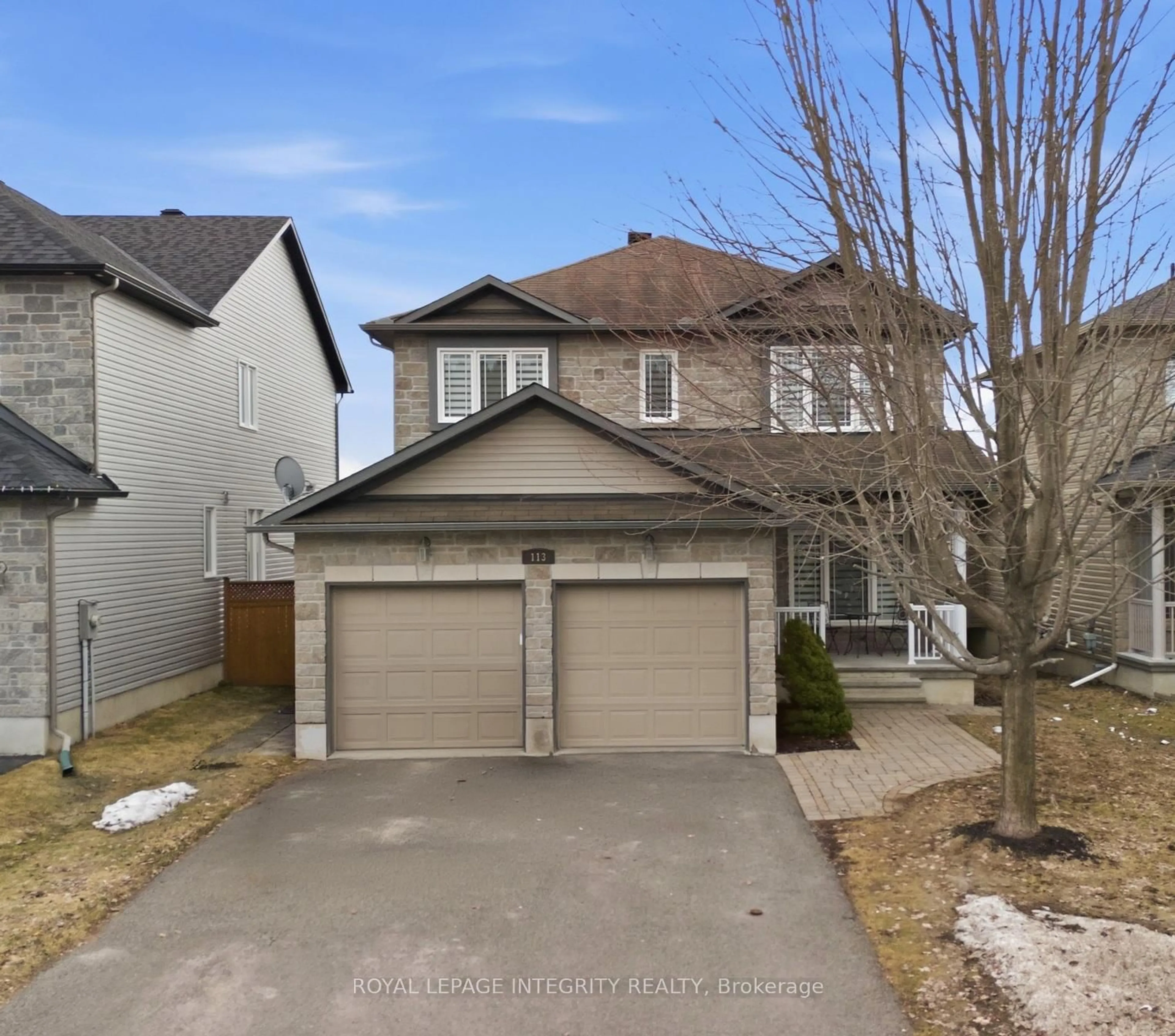 A pic from outside/outdoor area/front of a property/back of a property/a pic from drone, street for 113 Thivierge Crt, Clarence-Rockland Ontario K4K 0E7