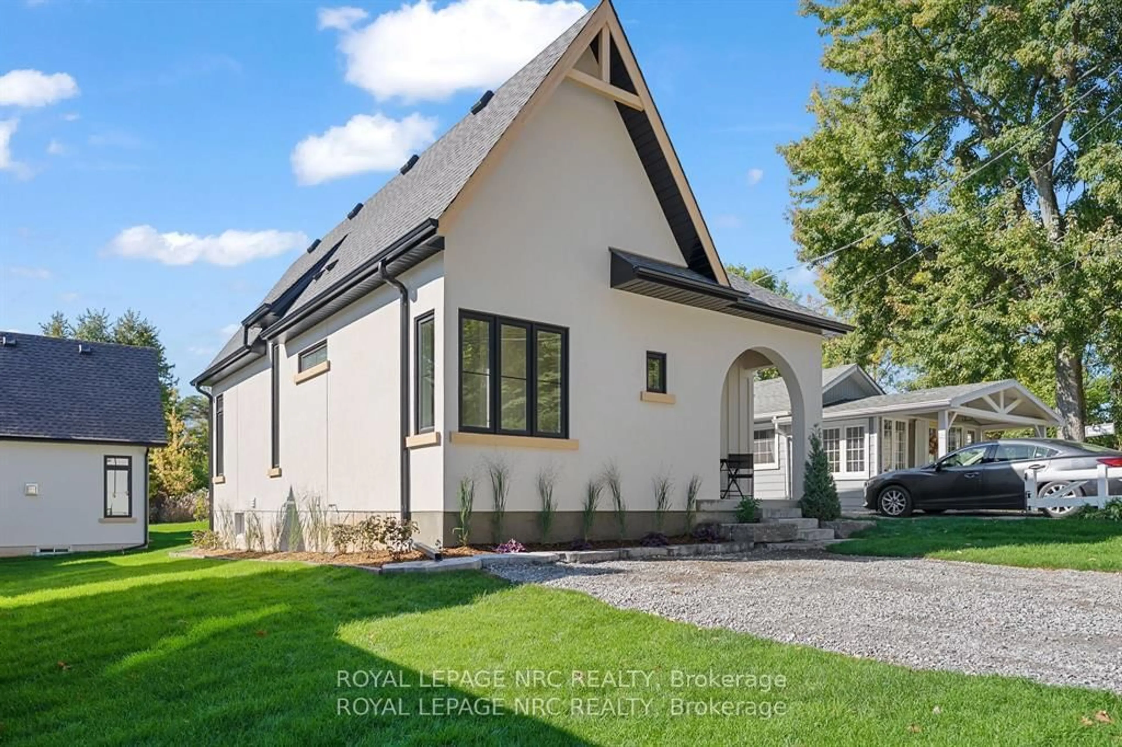 Home with brick exterior material, street for 281 ELMWOOD Ave, Fort Erie Ontario L0S 1B0