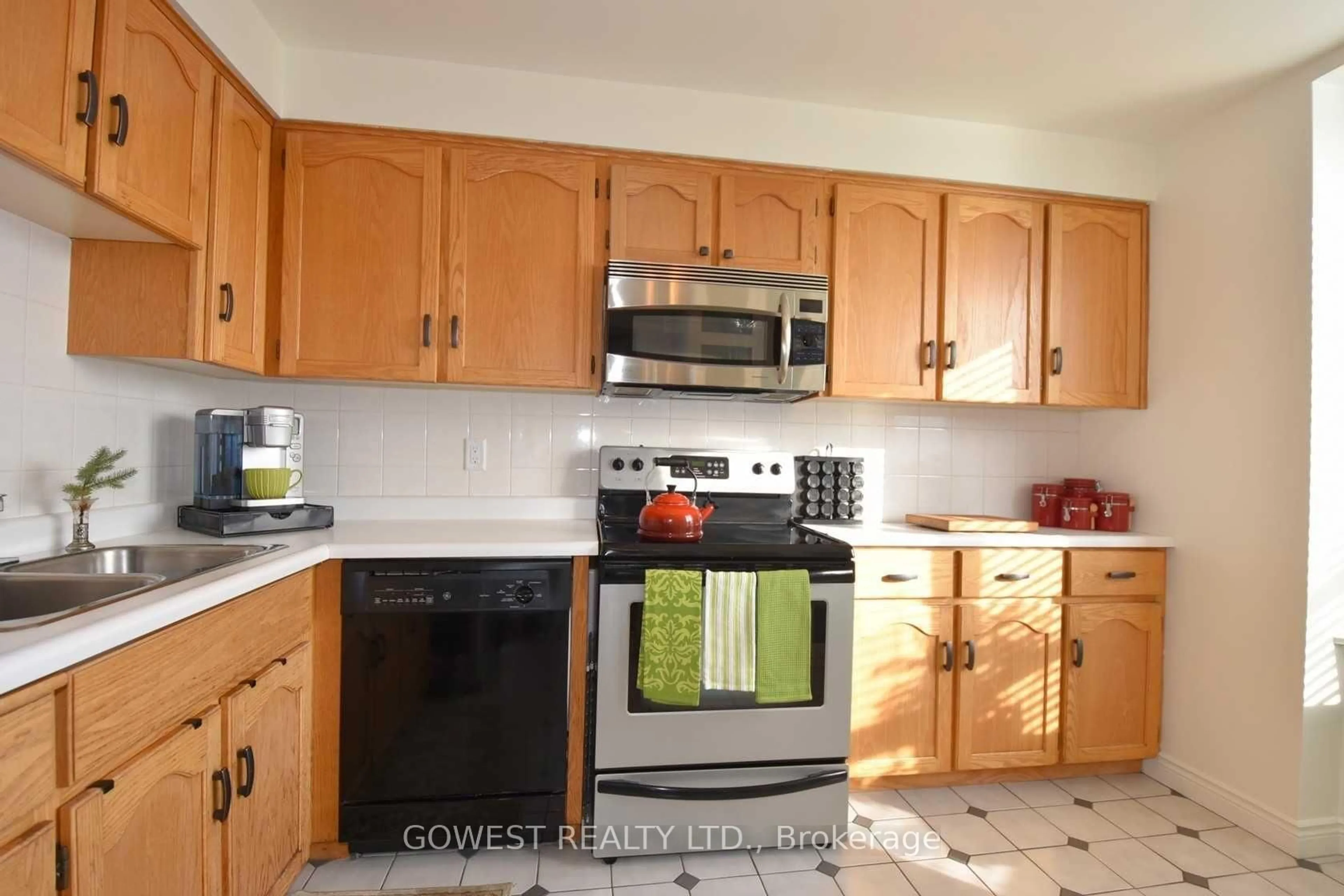 Standard kitchen, unknown for 432 Main St #1104, Hamilton Ontario L8N 1J9