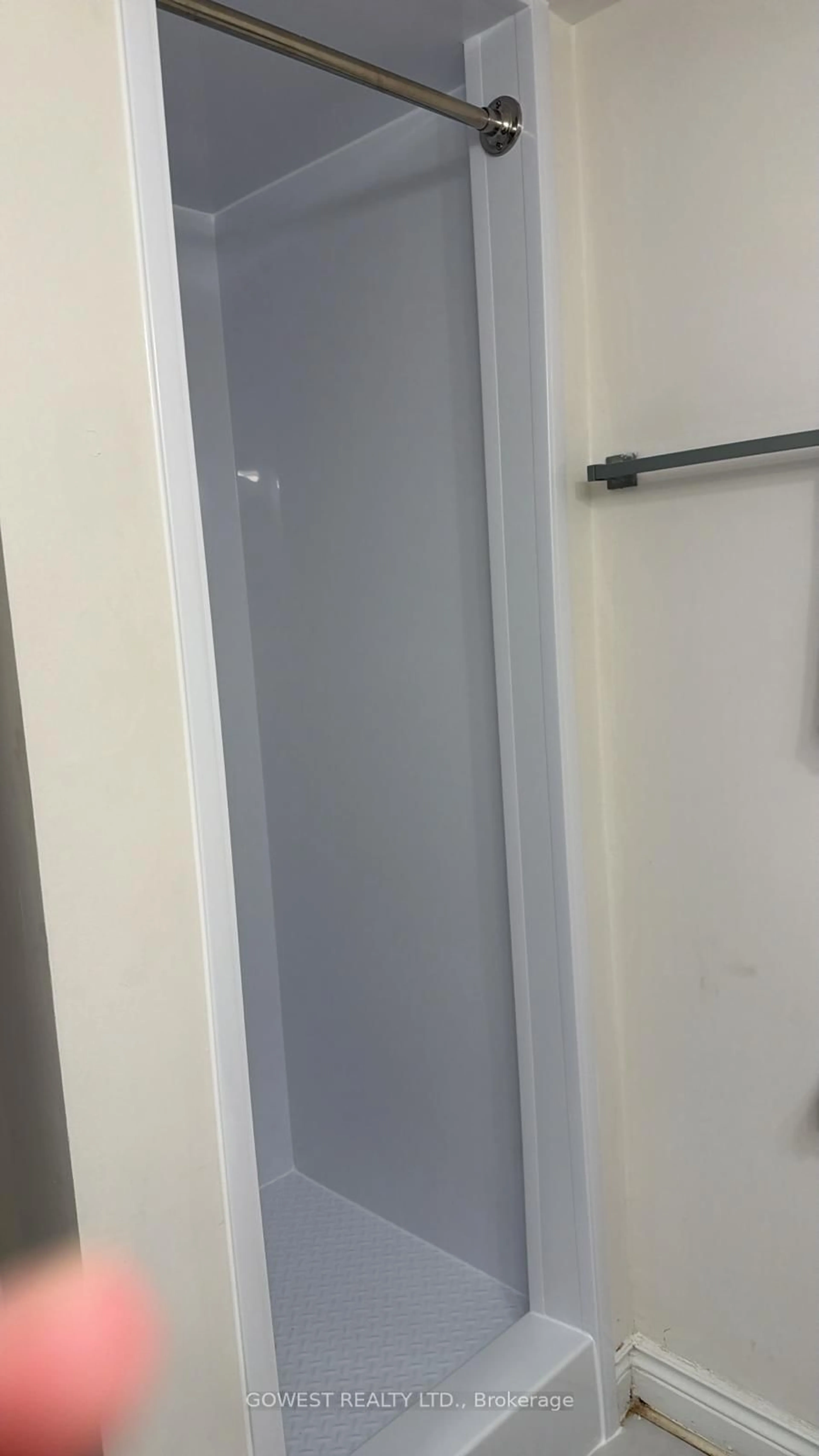 A pic of a room for 432 Main St #1104, Hamilton Ontario L8N 1J9