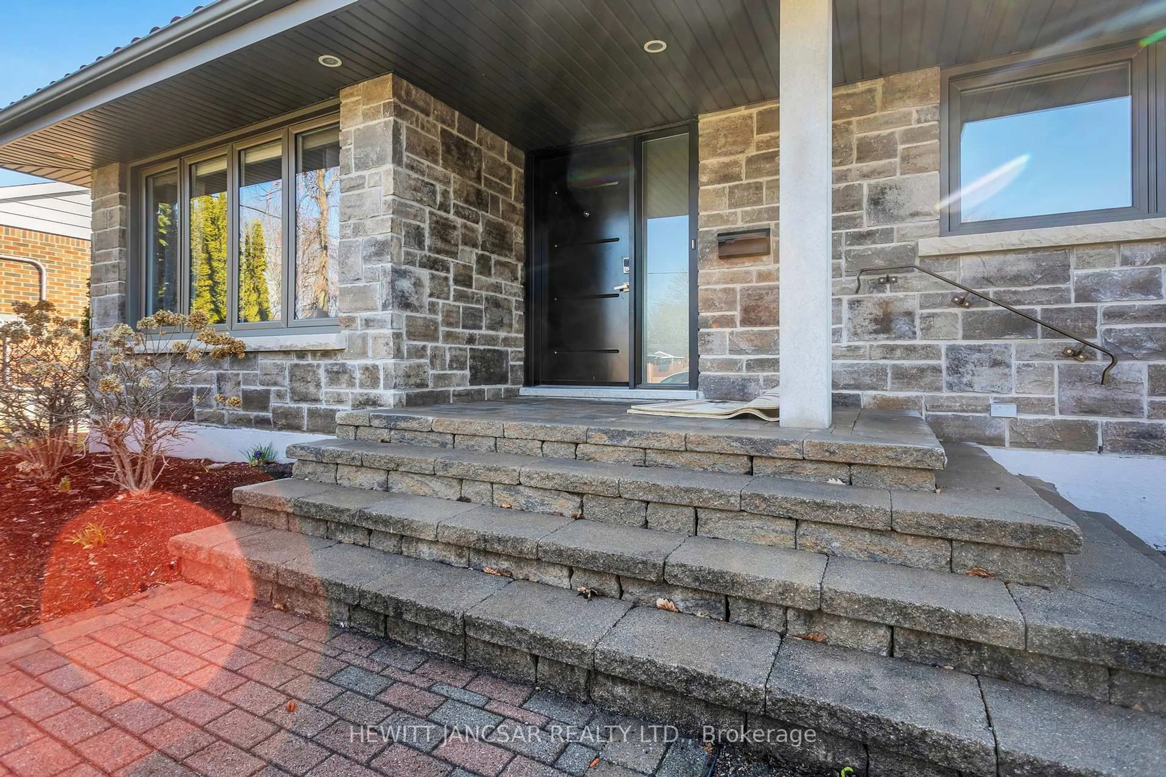 Unknown for 30 Windermere Cres, Woodstock Ontario N4S 6T2