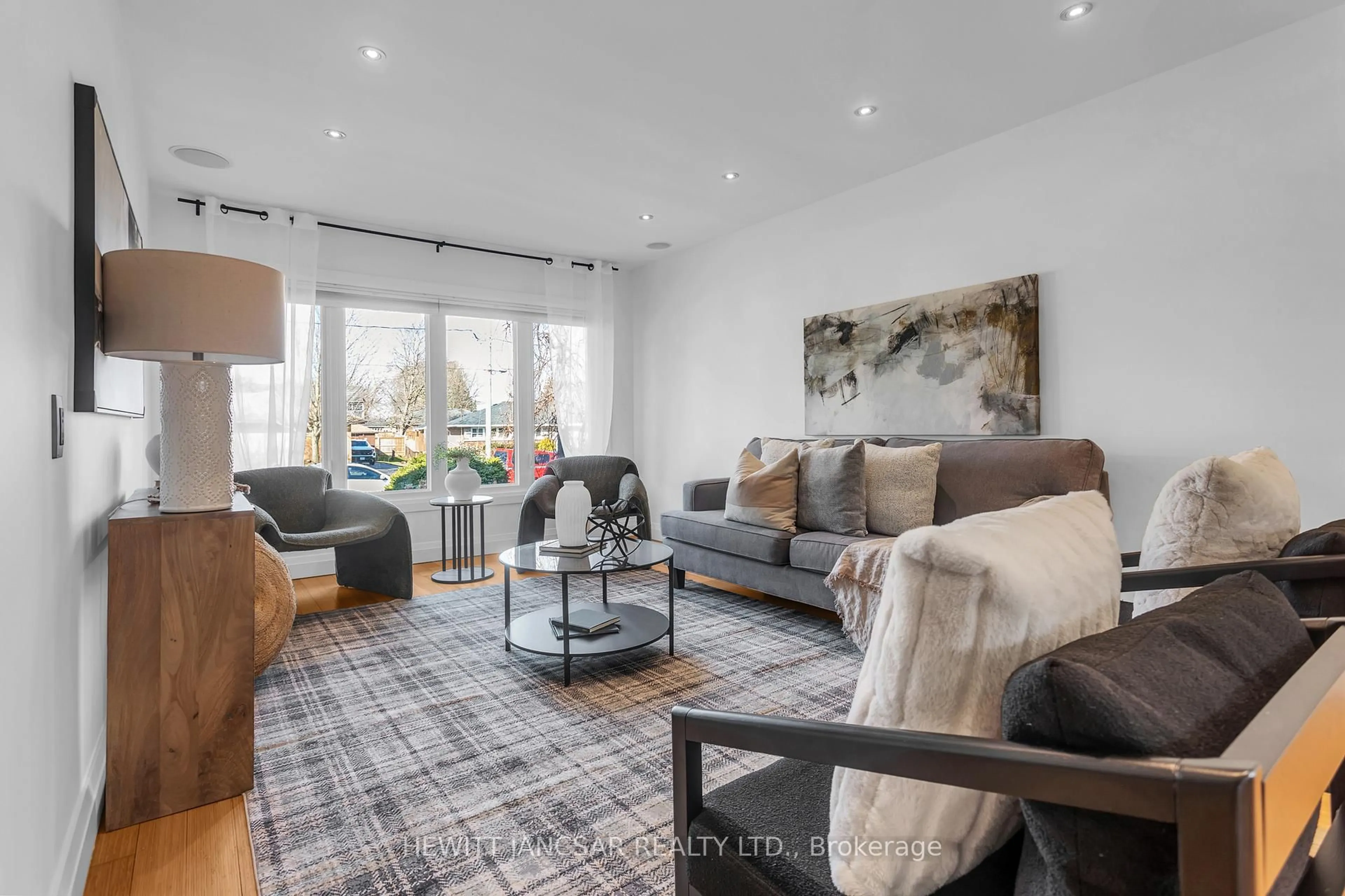 Living room with furniture, unknown for 30 Windermere Cres, Woodstock Ontario N4S 6T2