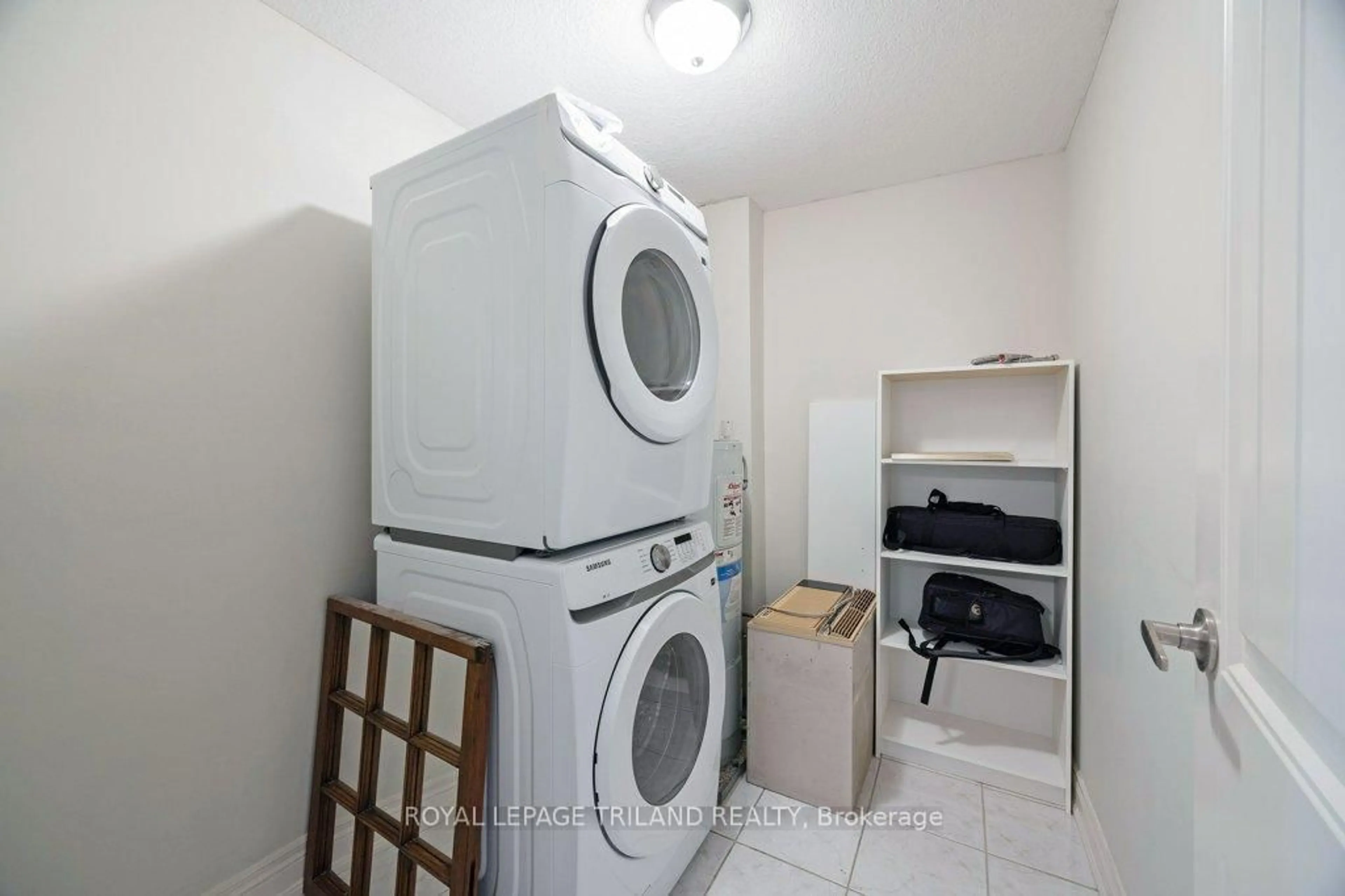 Laundry room for 45 Pond Mills Rd #415, London South Ontario N5Z 4W5