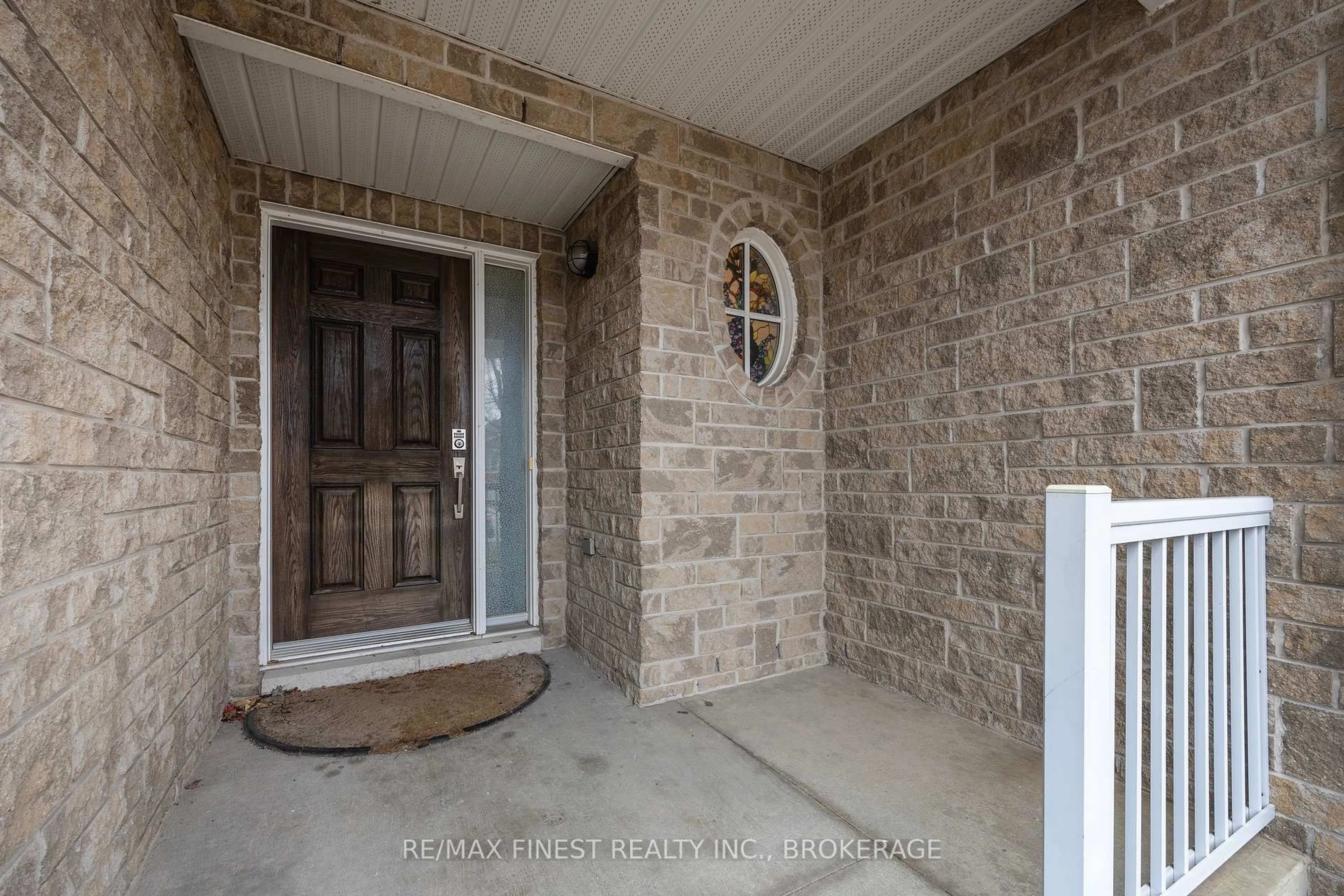 Indoor entryway for 2189 Swanfield St, Kingston Ontario K7M 0A9