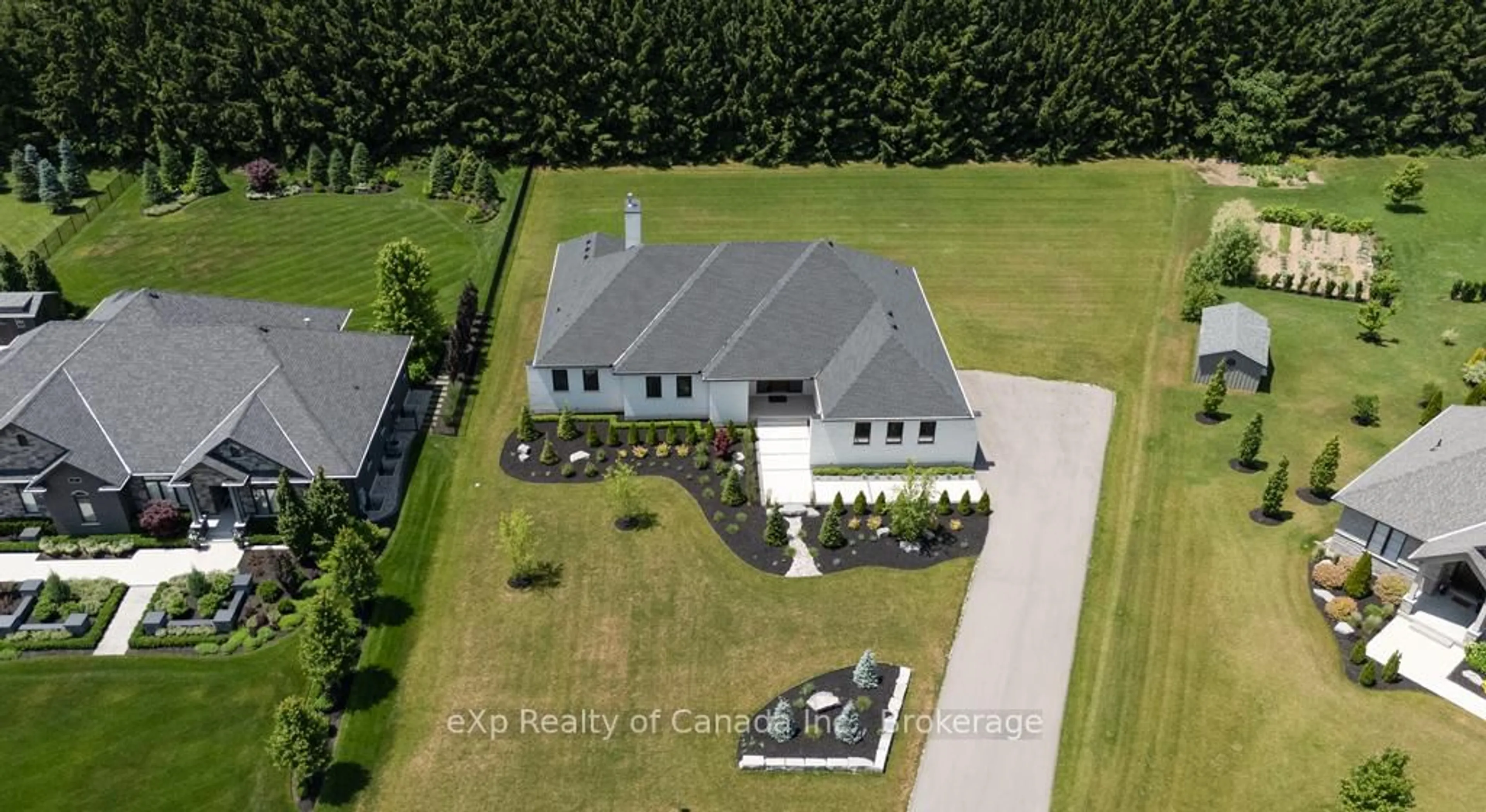 A pic from outside/outdoor area/front of a property/back of a property/a pic from drone, building for 33 August Cres, Norwich Ontario N0J 1R0