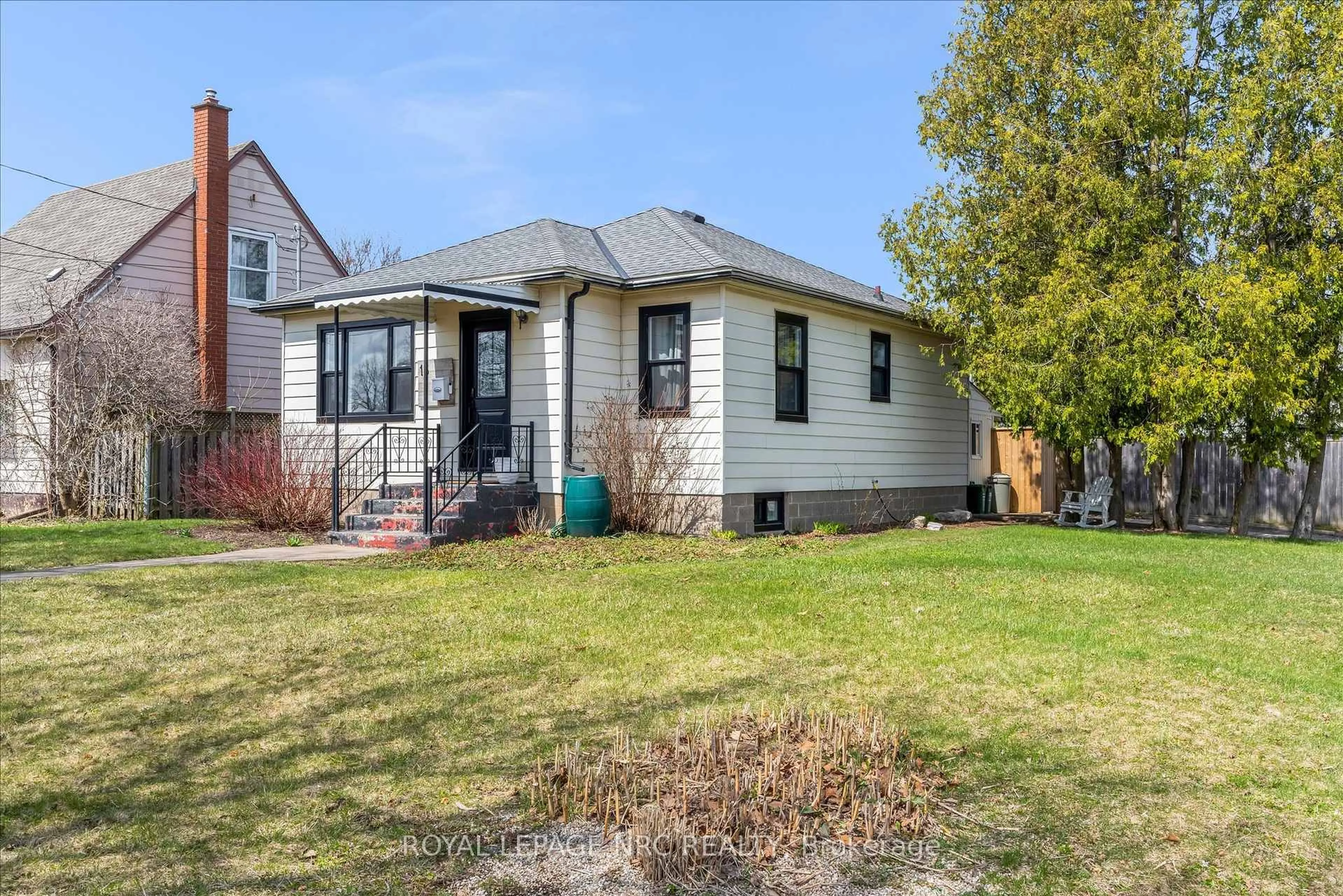 Unknown for 16 Mcdonald Ave, Thorold Ontario L2V 3E6