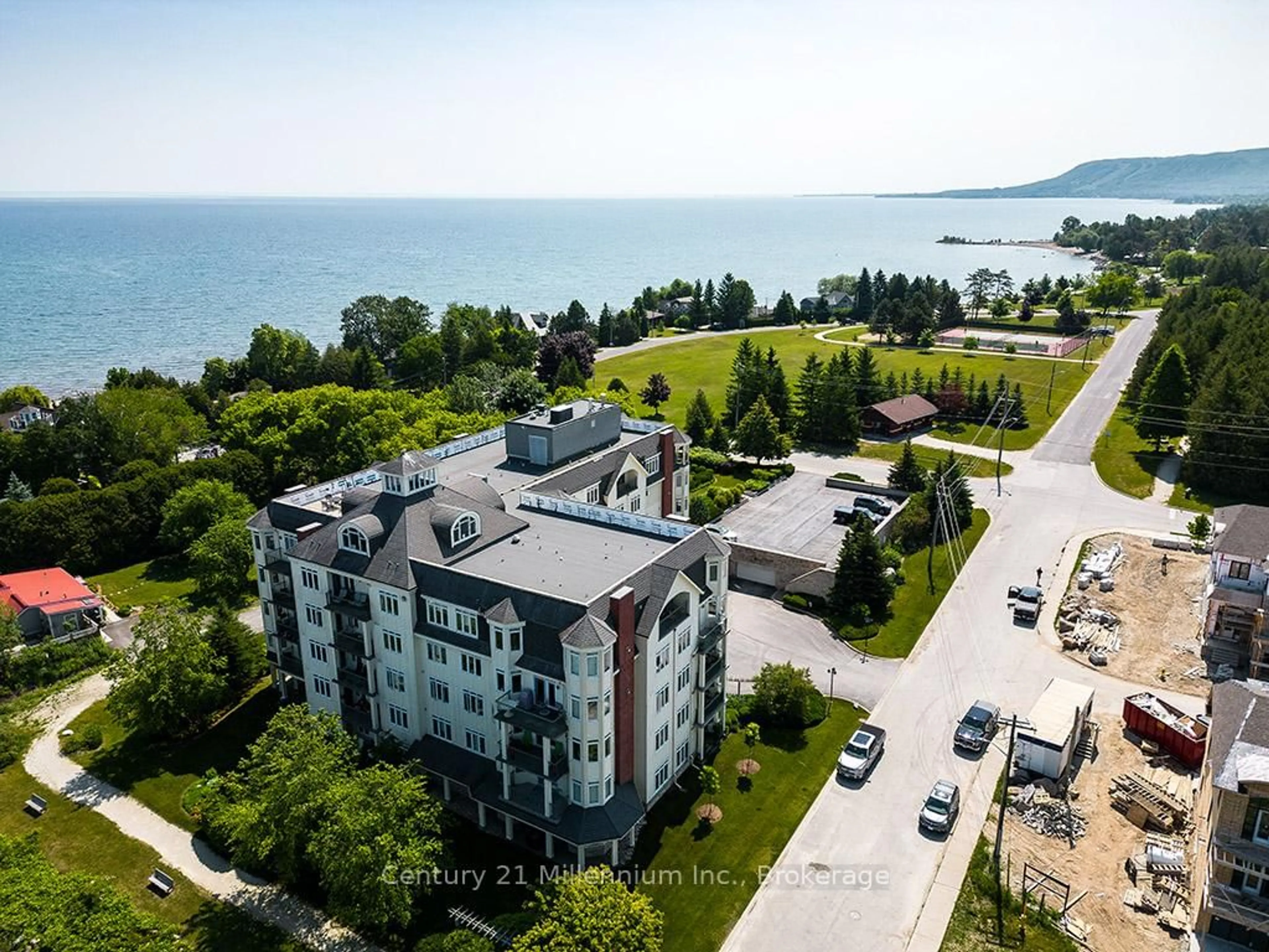 A pic from outside/outdoor area/front of a property/back of a property/a pic from drone, water/lake/river/ocean view for 10 Bay St #407, Blue Mountains Ontario N0H 2P0