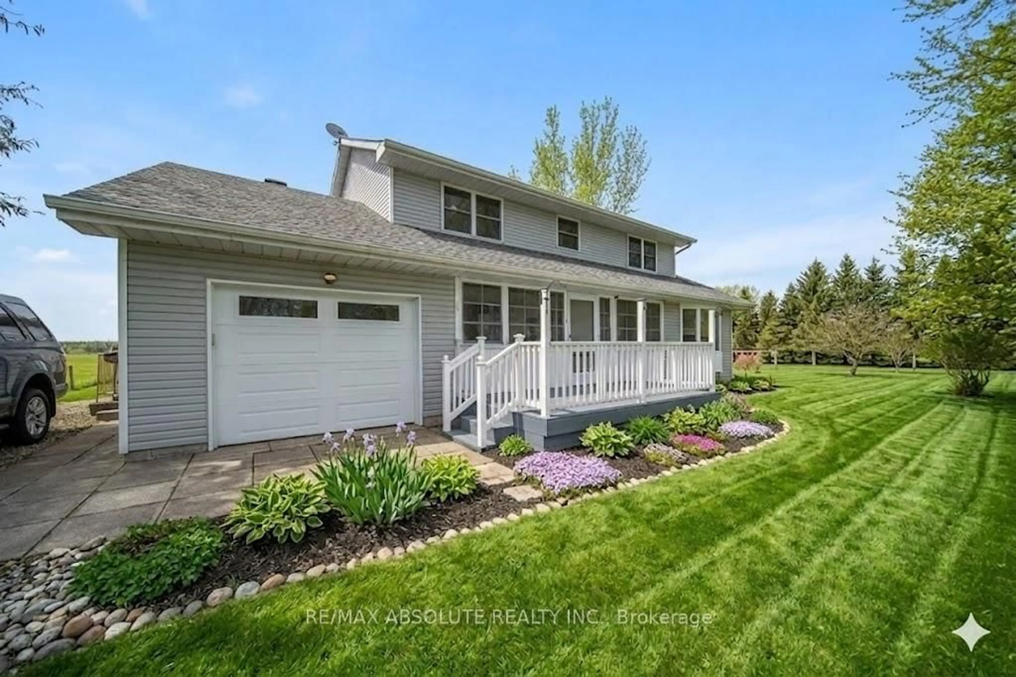 Home with vinyl exterior material, unknown for 2020 Concession Rd 7 Rd, The Nation Ontario K0B 1N0