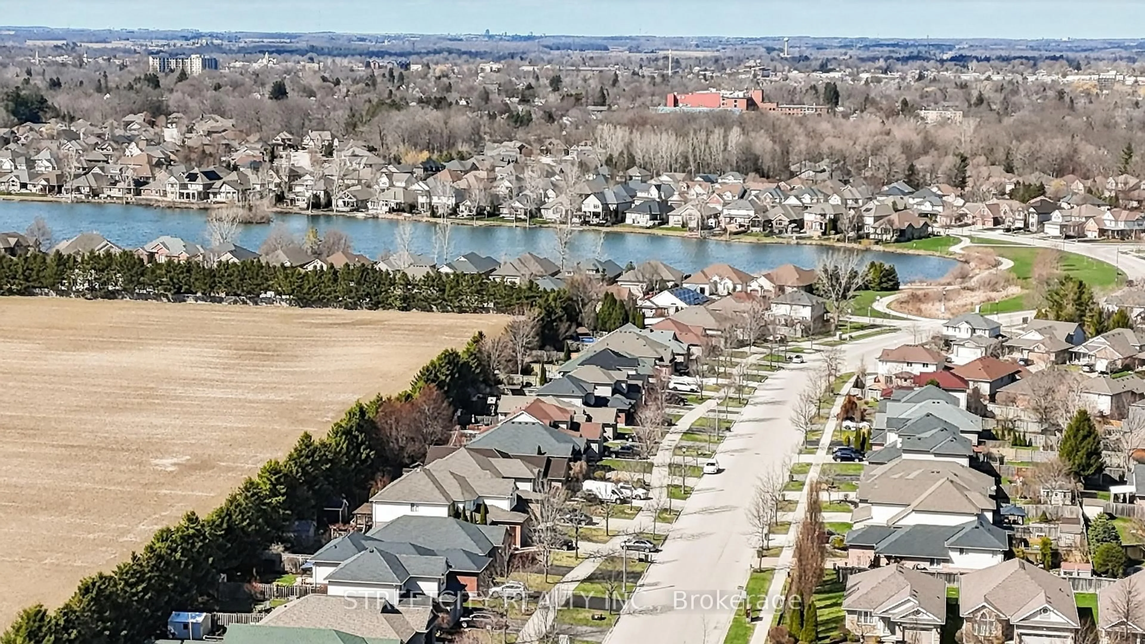 A pic from outside/outdoor area/front of a property/back of a property/a pic from drone, unknown for 26 Lake Margaret Tr, St. Thomas Ontario N5R 6K7