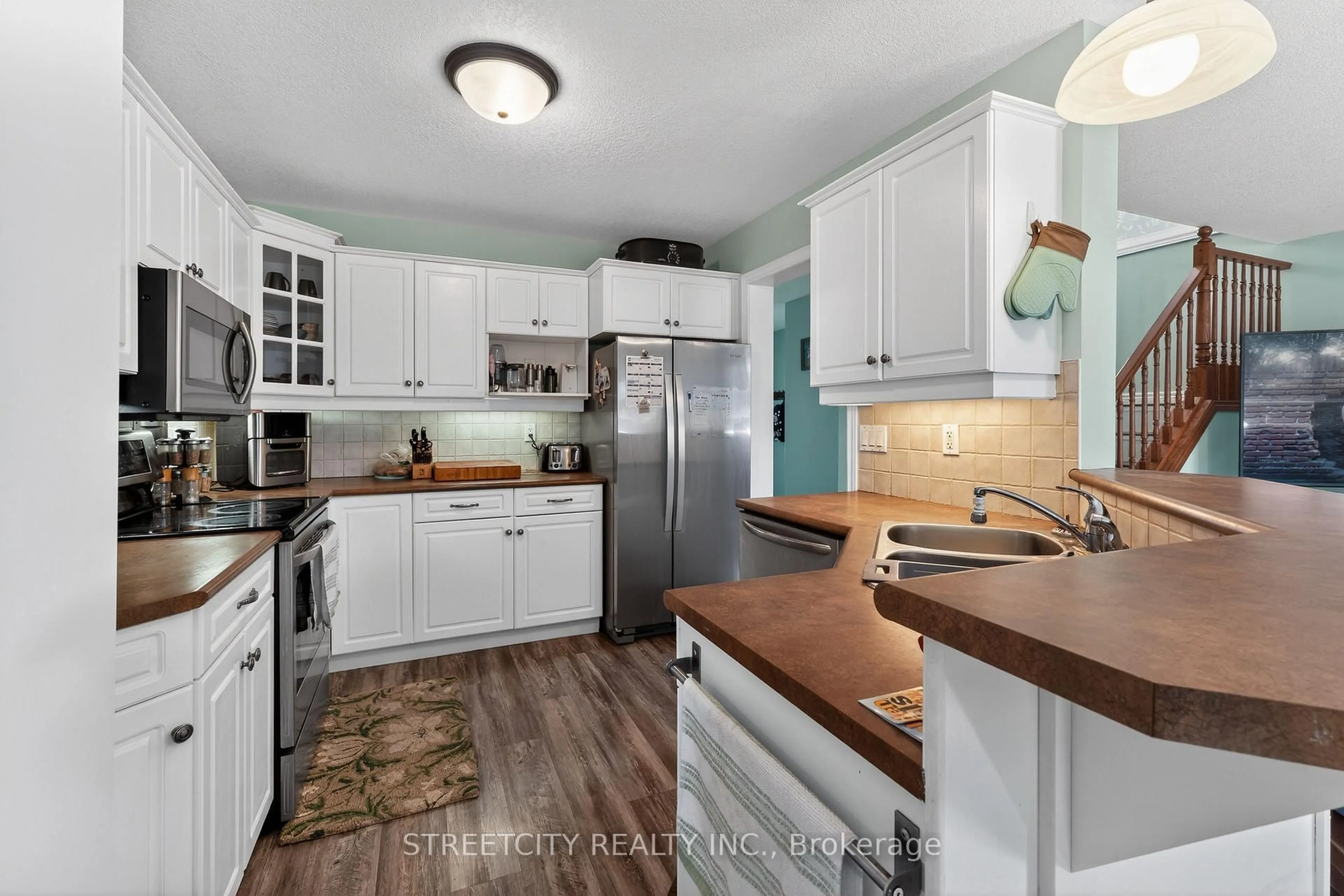 Open concept kitchen, unknown for 26 Lake Margaret Tr, St. Thomas Ontario N5R 6K7