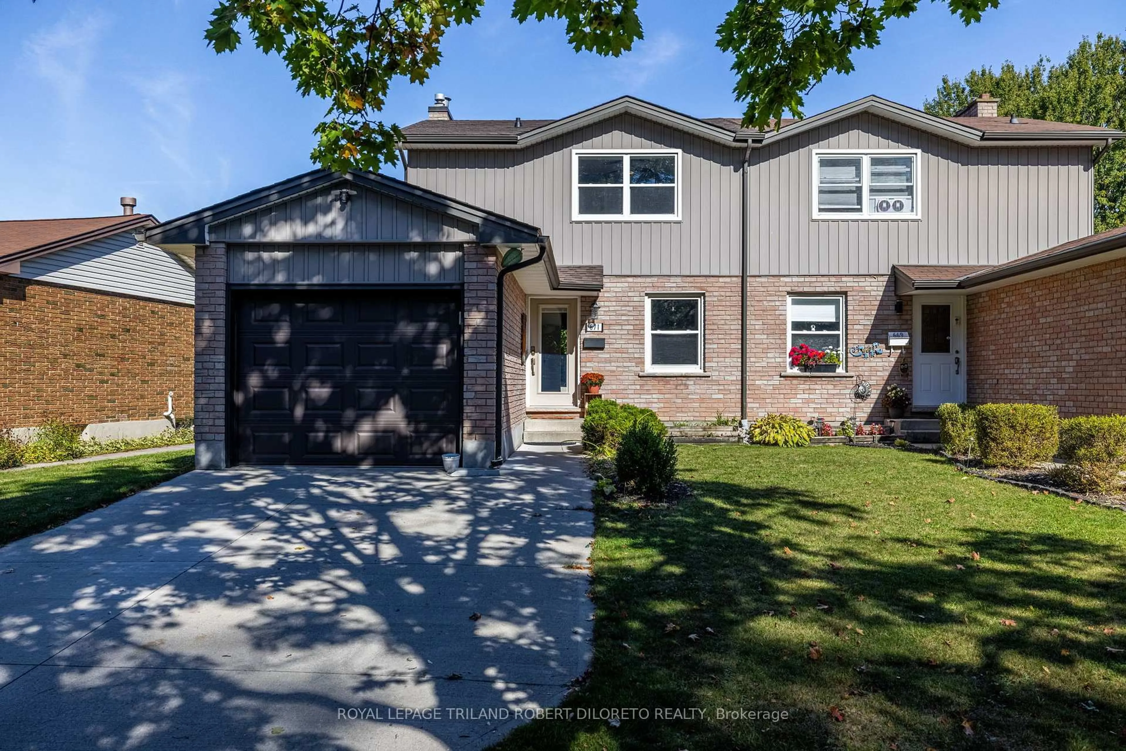 Home with vinyl exterior material, street for 671 Ladybrook Cres, London South Ontario N6J 2C4