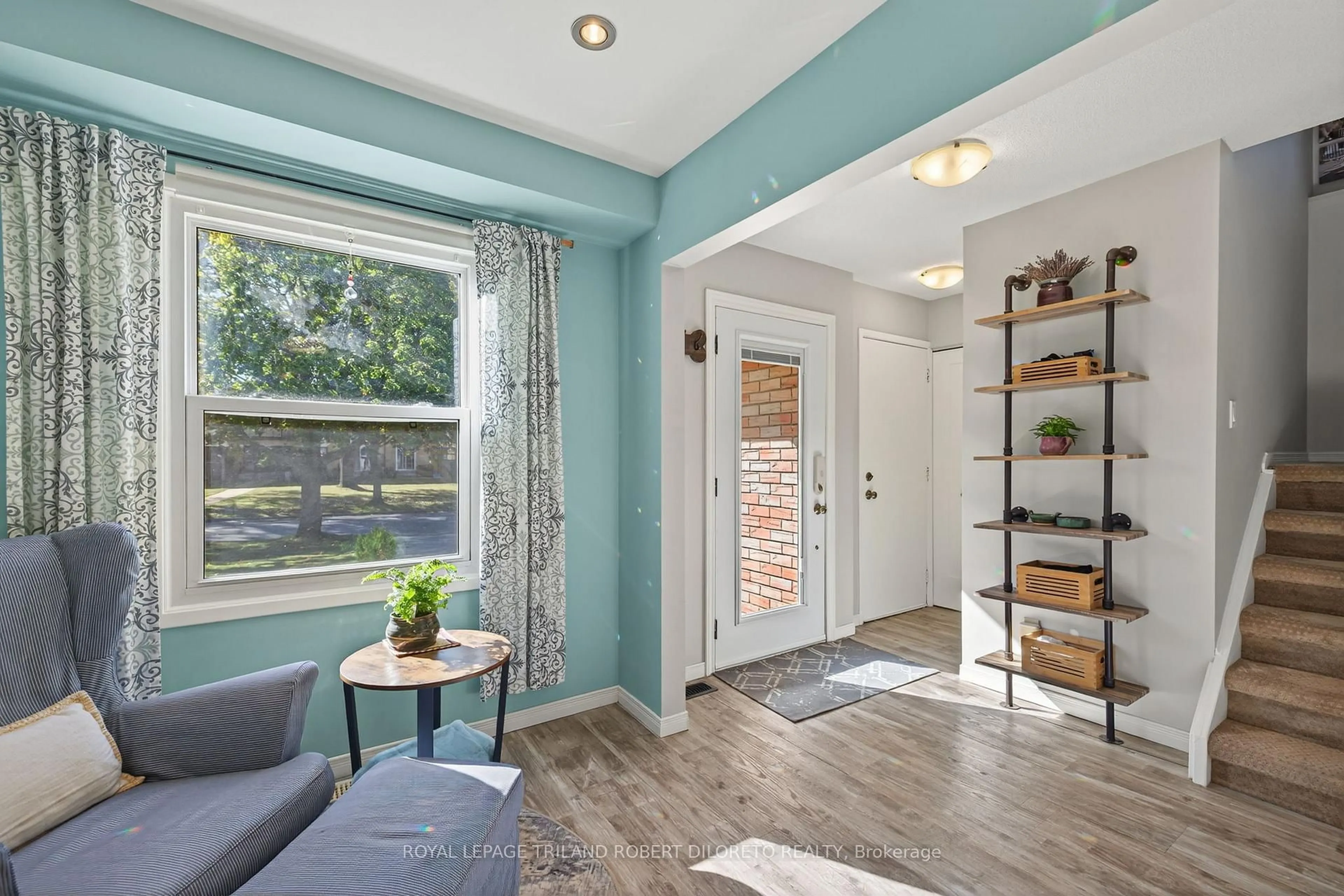 Indoor entryway for 671 Ladybrook Cres, London South Ontario N6J 2C4