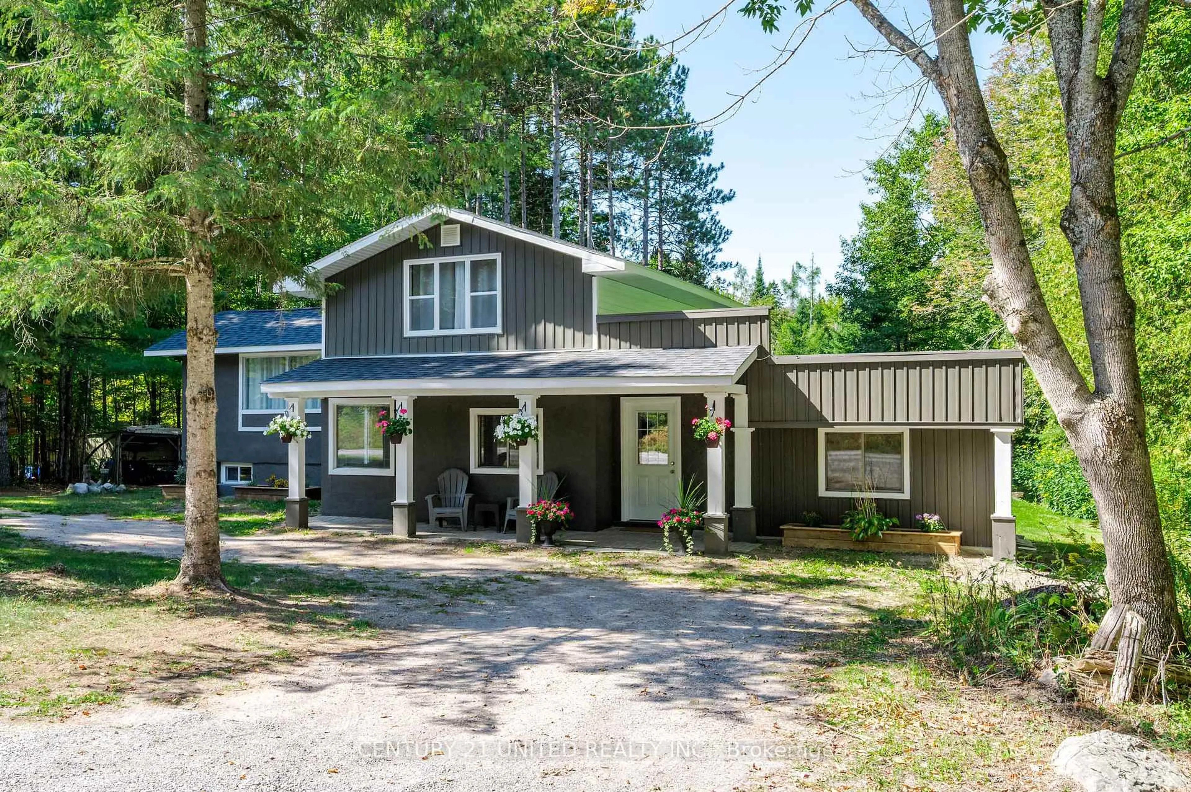 Home with vinyl exterior material, street for 290 Concession 8 Rd, Havelock-Belmont-Methuen Ontario K0L 1Z0