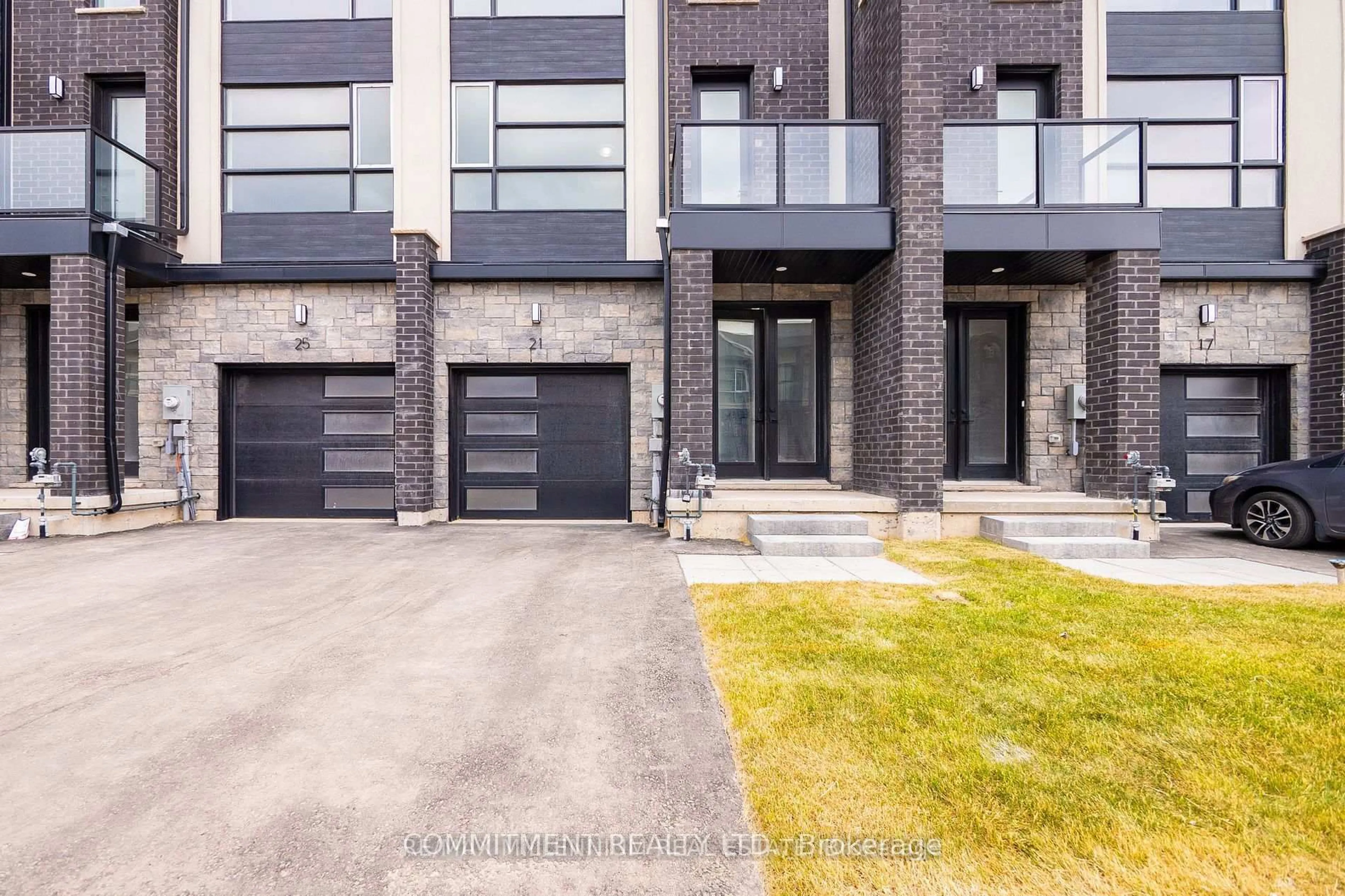 Home with brick exterior material, street for 21 Warren Tr, Welland Ontario L3B 0N8