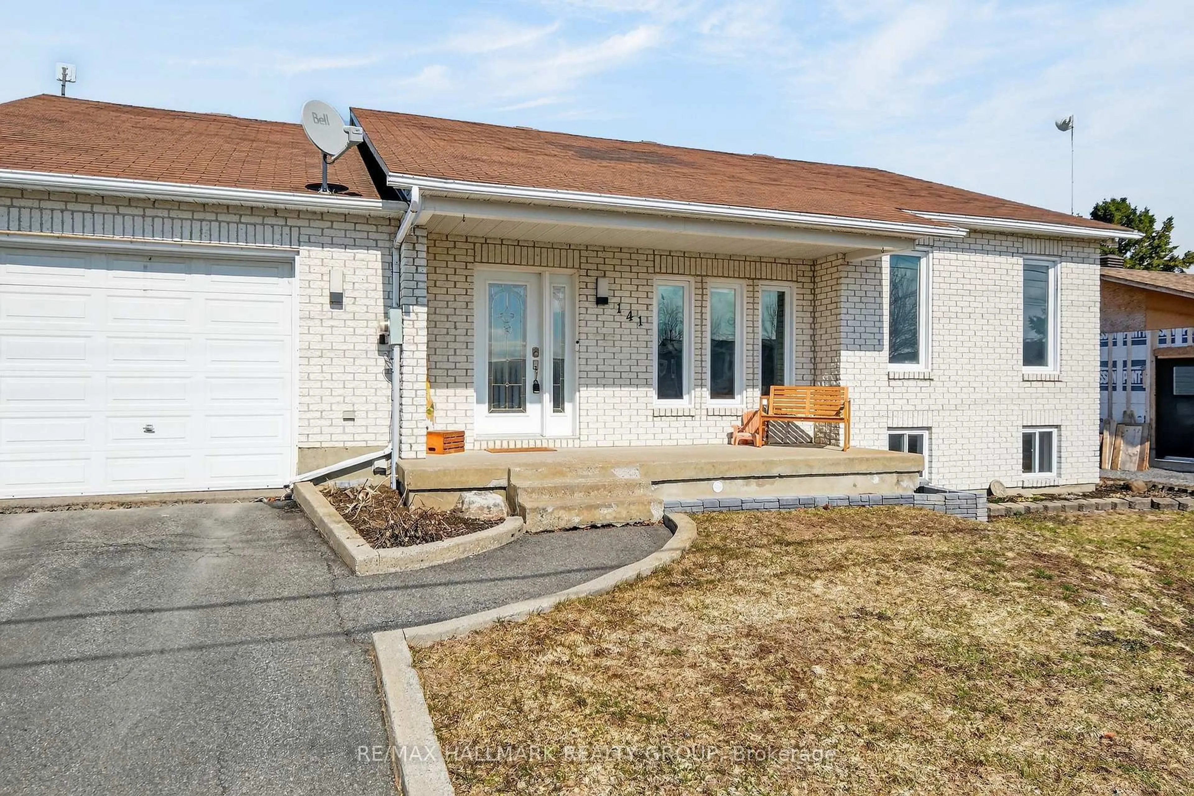 Home with vinyl exterior material, street for 141 Jessup's Falls Rd, Alfred and Plantagenet Ontario K0B 1L0