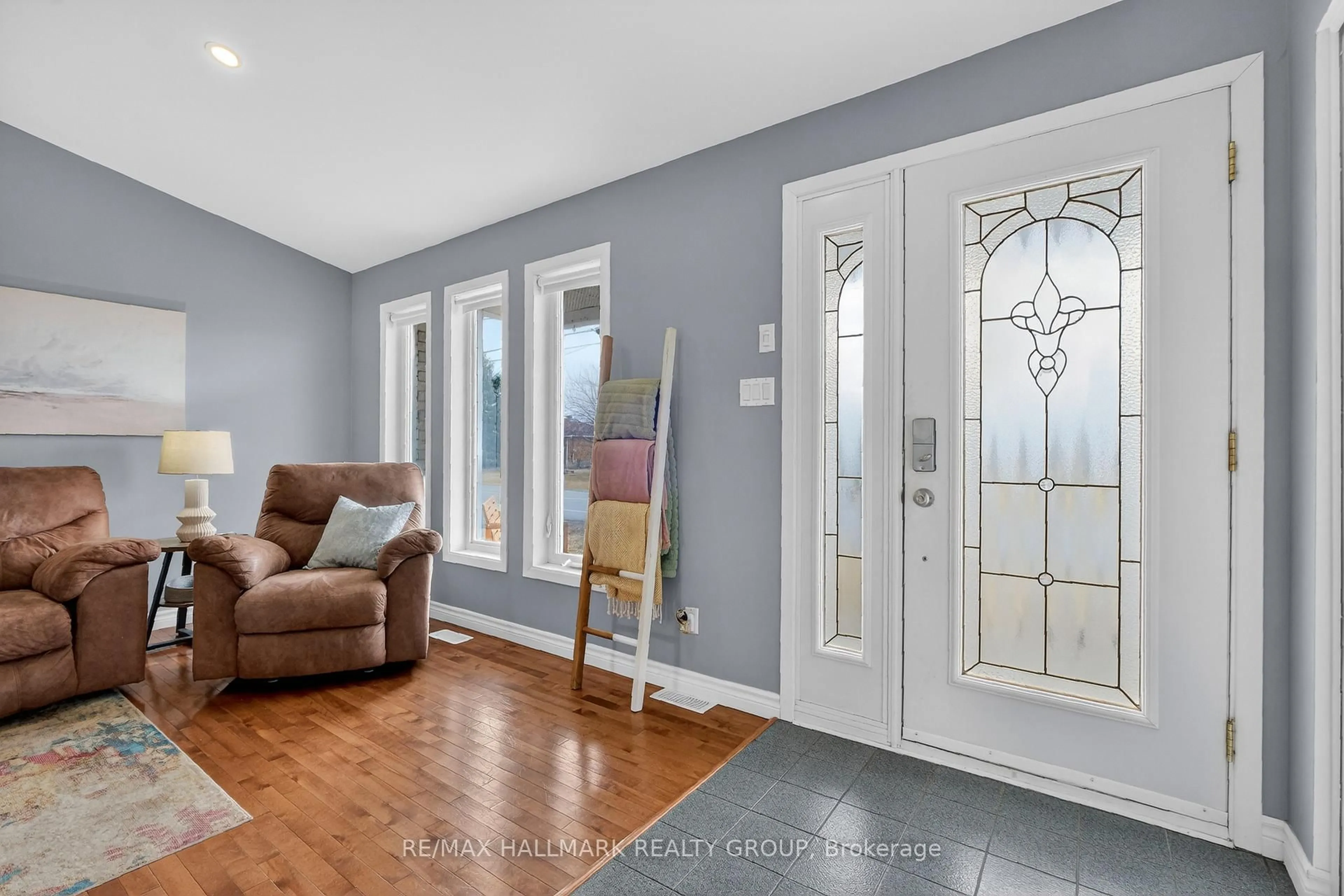 Indoor entryway for 141 Jessup's Falls Rd, Alfred and Plantagenet Ontario K0B 1L0