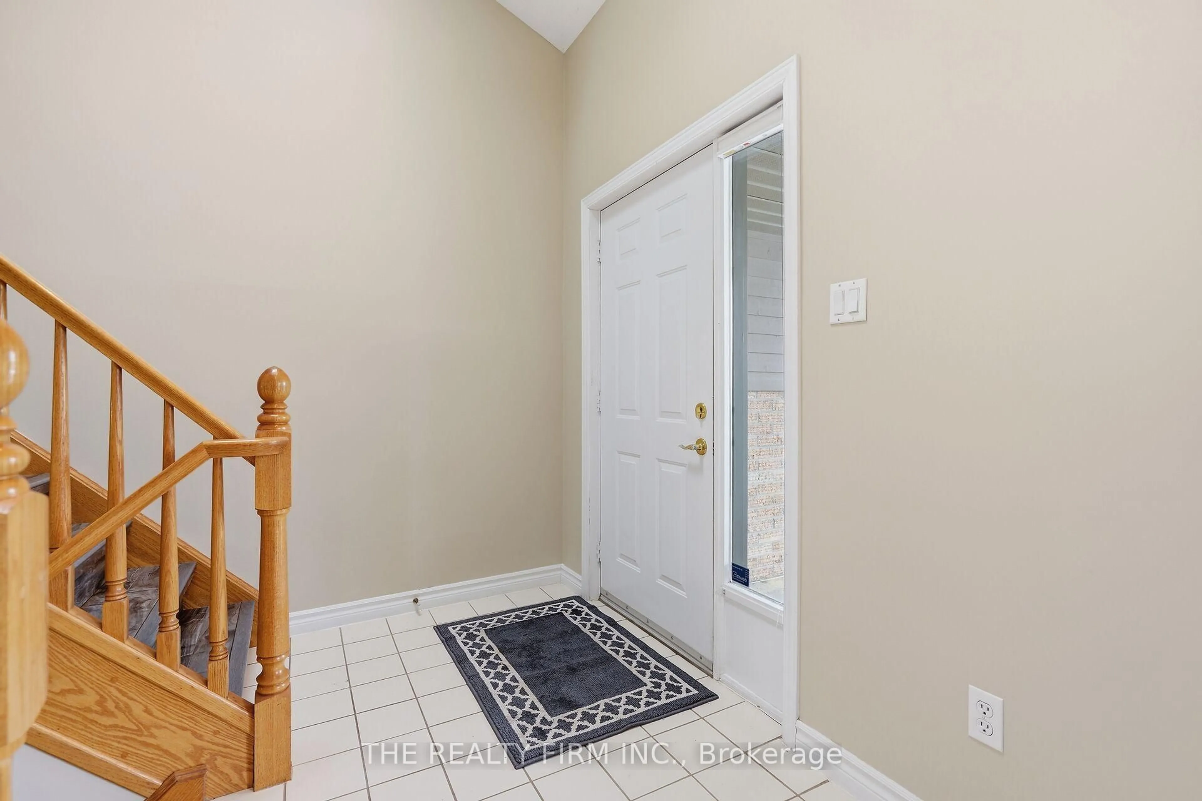 Indoor entryway for 1500 Richmond St #56, London North Ontario N6G 4T8