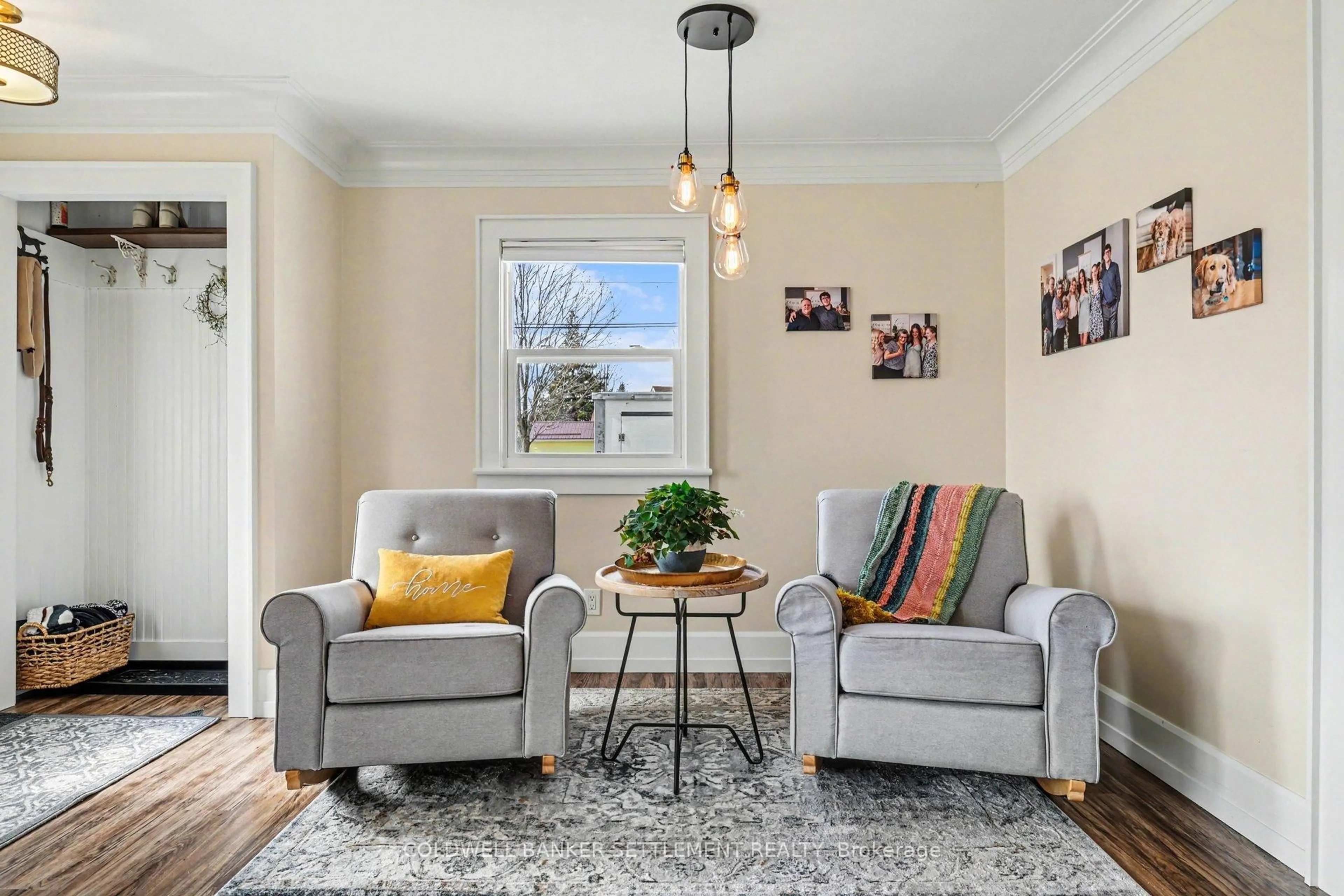 Living room with furniture, unknown for 22 Broadview Ave, Smiths Falls Ontario K7A 4K9