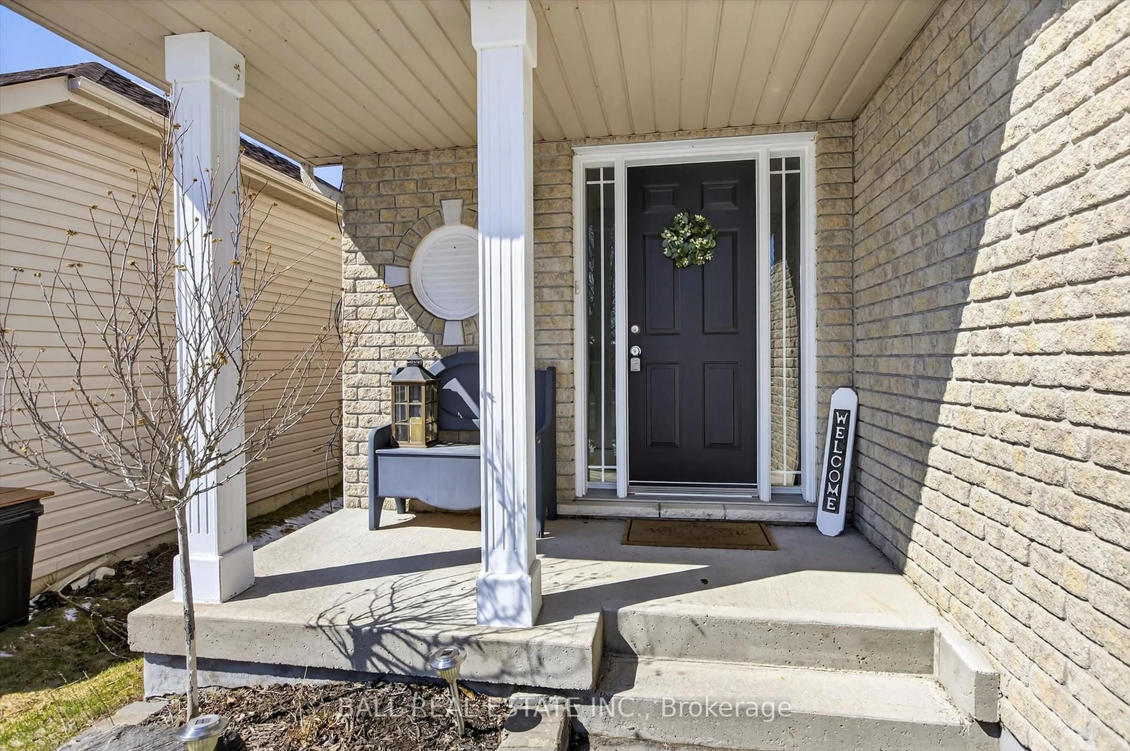 Indoor entryway for 436 Abound Cres, Peterborough Ontario K9J 8S2