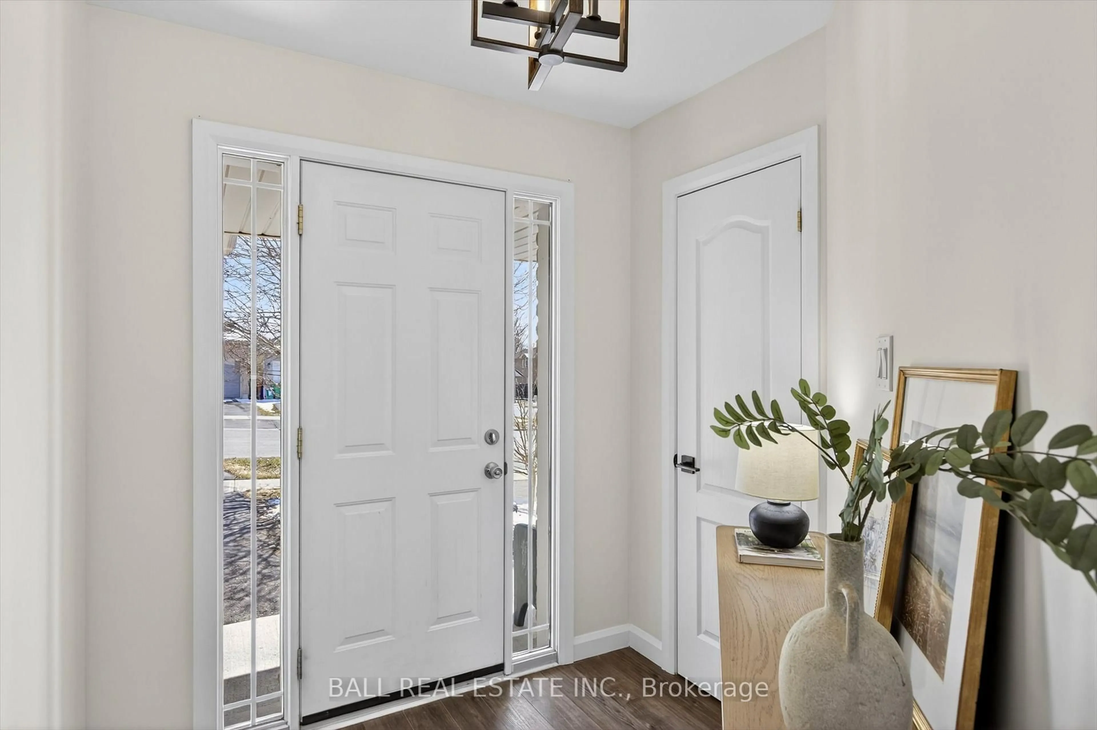 Indoor entryway for 436 Abound Cres, Peterborough Ontario K9J 8S2
